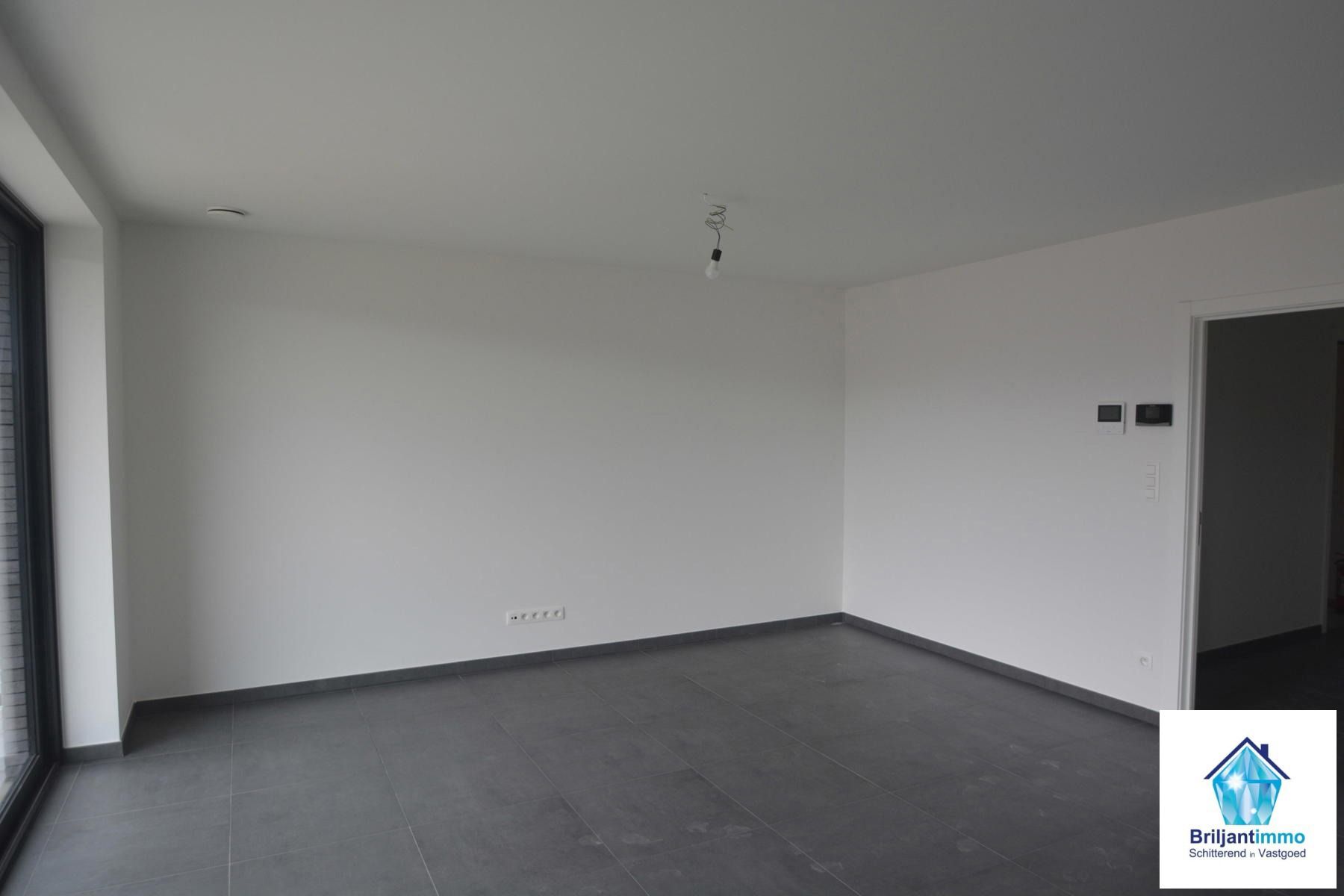 Ruim nieuwbouw appartement met 2 slp, berging en staanplaats foto 8