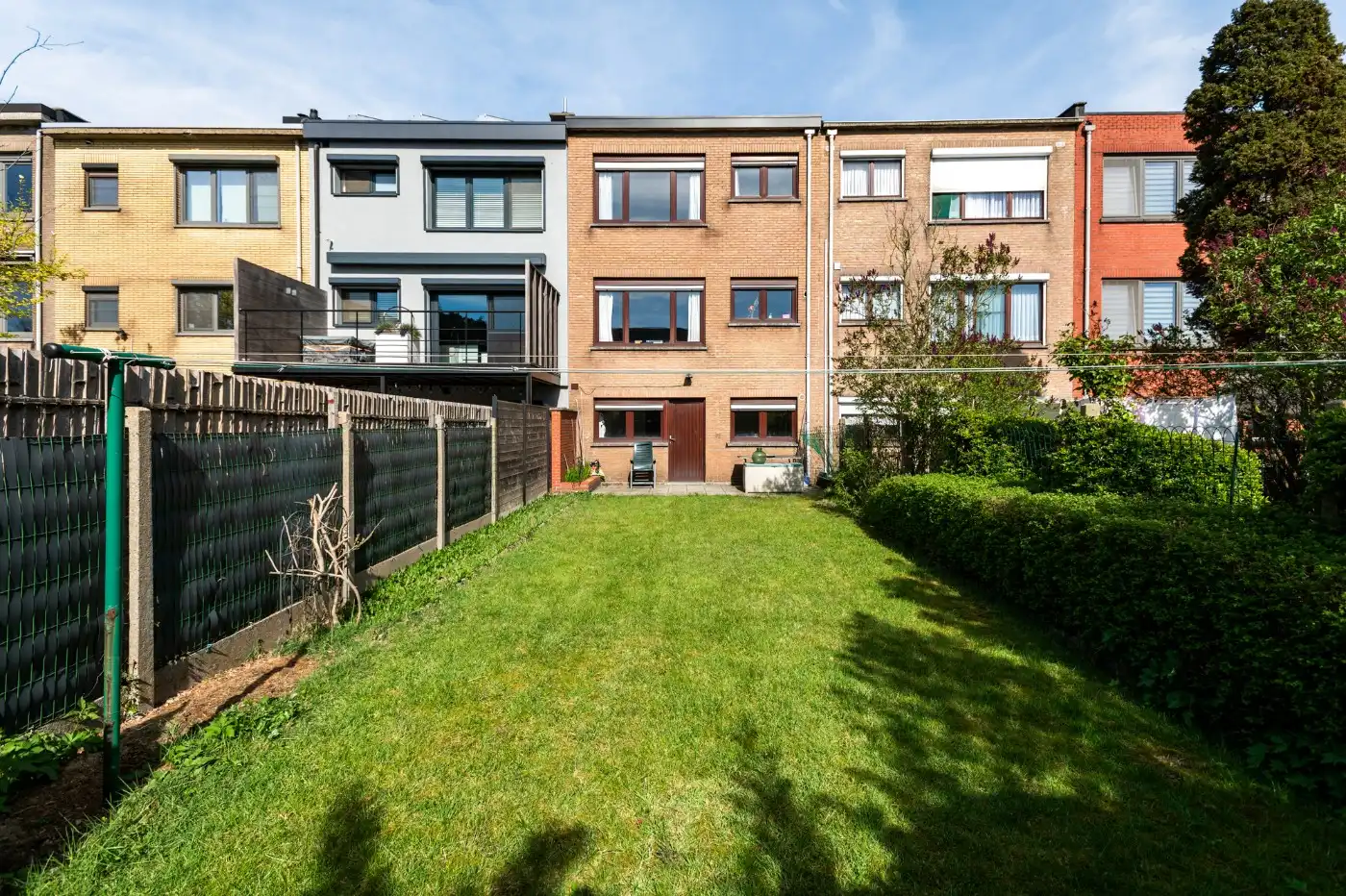 Op te frissen woning met 3 slpk., inpandige garage en west-tuin foto 26