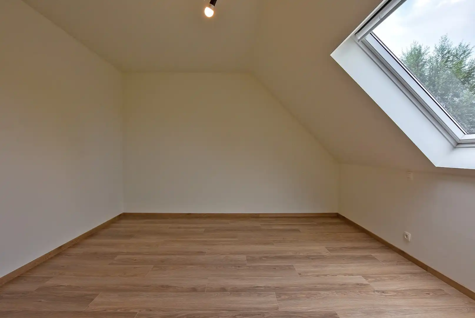 Ruime energiezuinige nieuwbouwwoning (2024) met inpandige garage op 193m² gelegen te Houthulst. foto 15