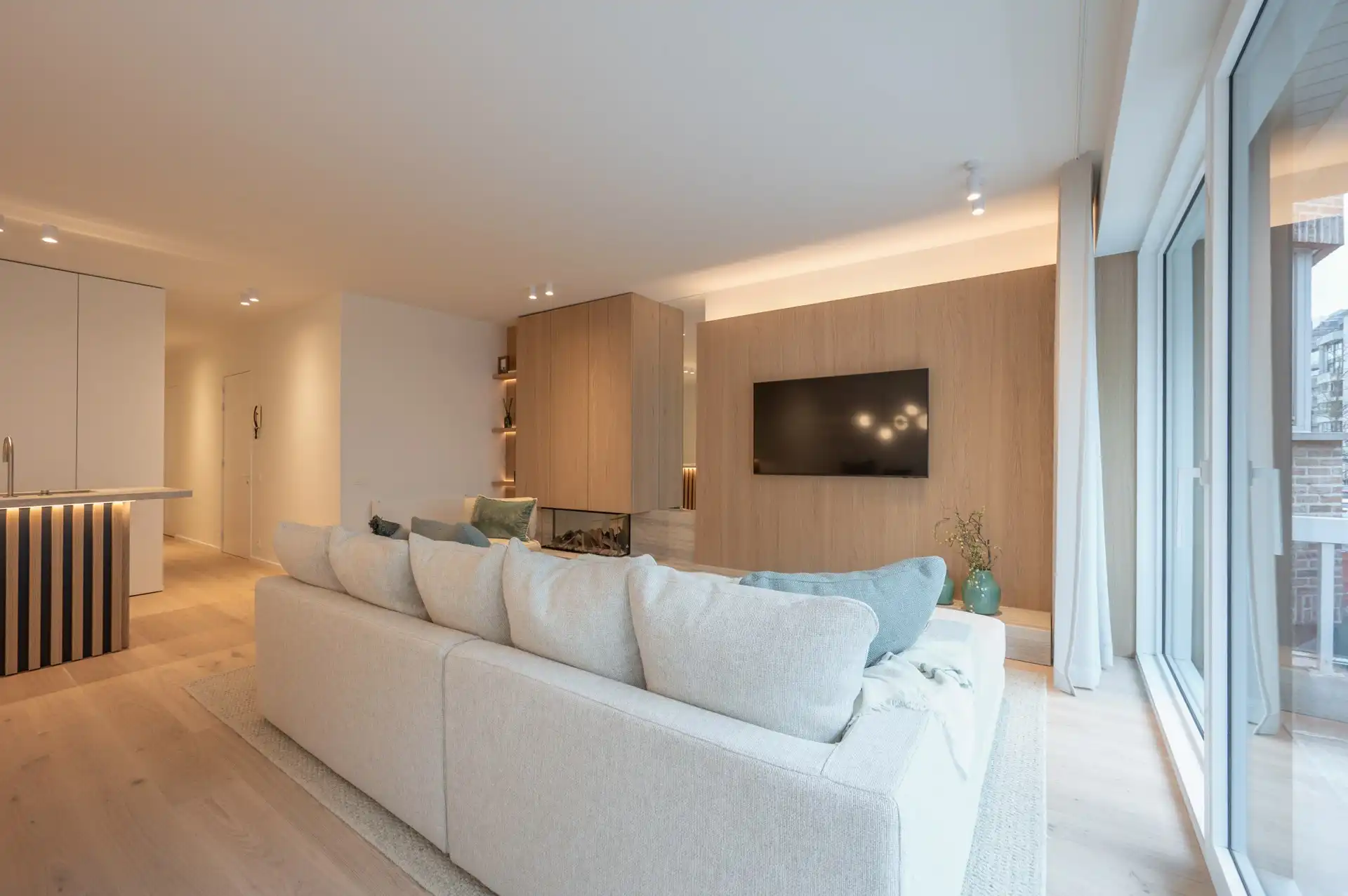 Prachtig gerenoveerd appartement met zuidwesten oriëntatie gelegen in het centrum van Knokke, vlakbij de Dumortierlaan foto 8