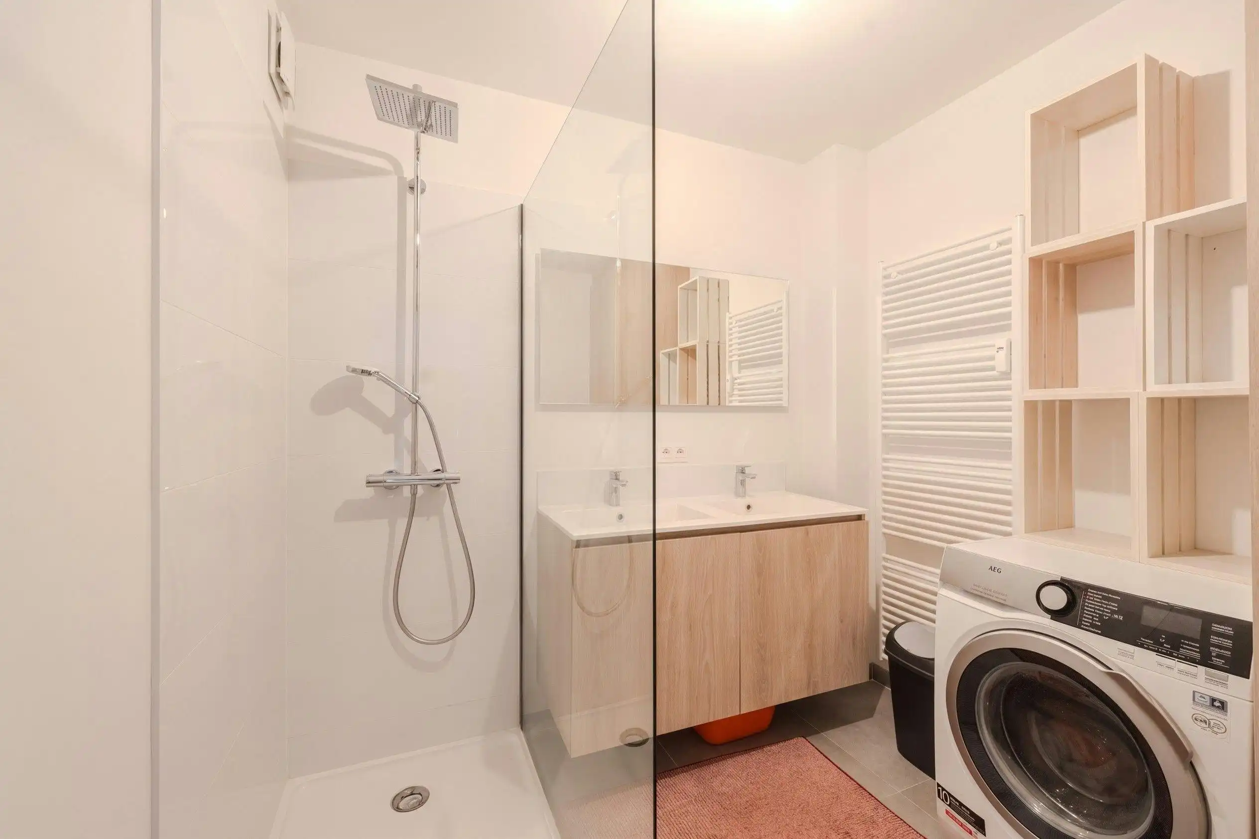 Gerenoveerd 2 slaapkamer appartement op topligging! foto 15
