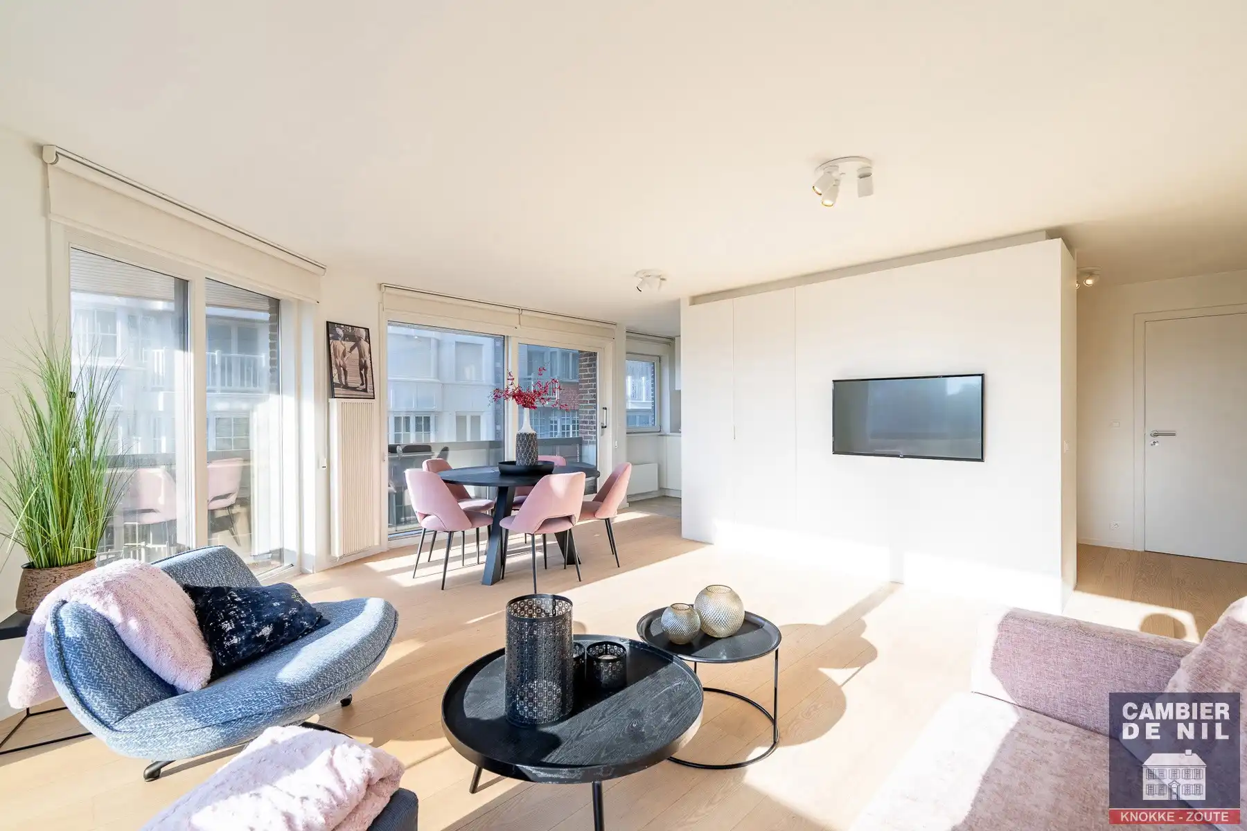Gerenoveerd en gemeubeld appartement op toplocatie - Open zicht foto 7