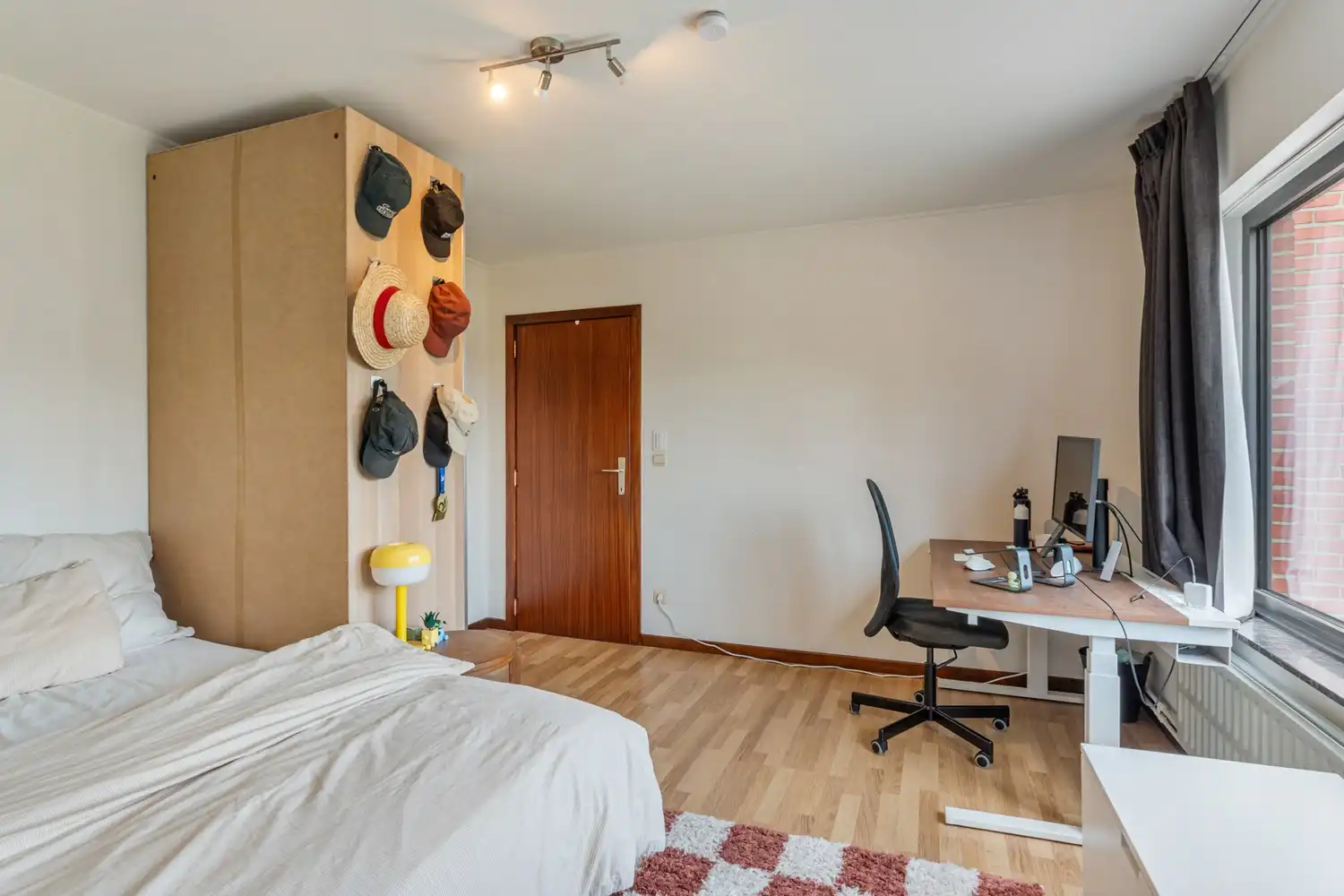 Gerenoveerde en energiezuinige woning met 3 slaapkamers, een diepe tuin en een garage met een oprit op een toplocatie te Kessel-Lo! foto 23