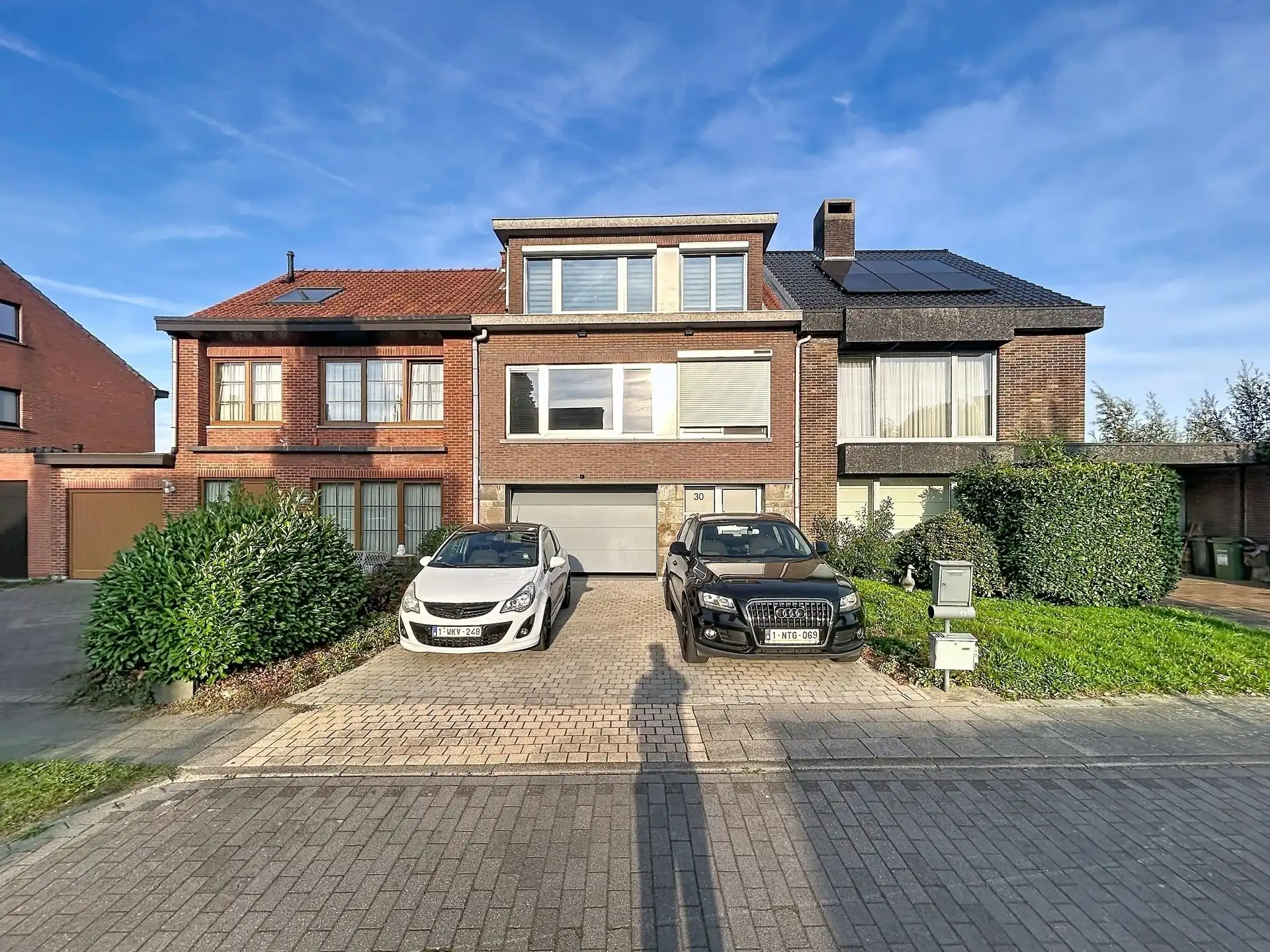 bel-etage woning met 2 slaapkamers, garage en ruime tuin op toplocatie foto 20