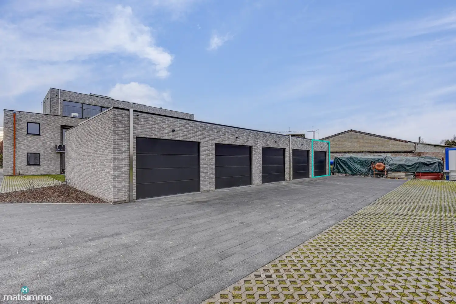 RUIM NIEUWBOUW APPARTEMENT MET 2 SLAAPKAMERS, TERRAS, GARAGE, AUTOSTAANPLAATS EN KELDERBERGING TE BEVERST foto 25