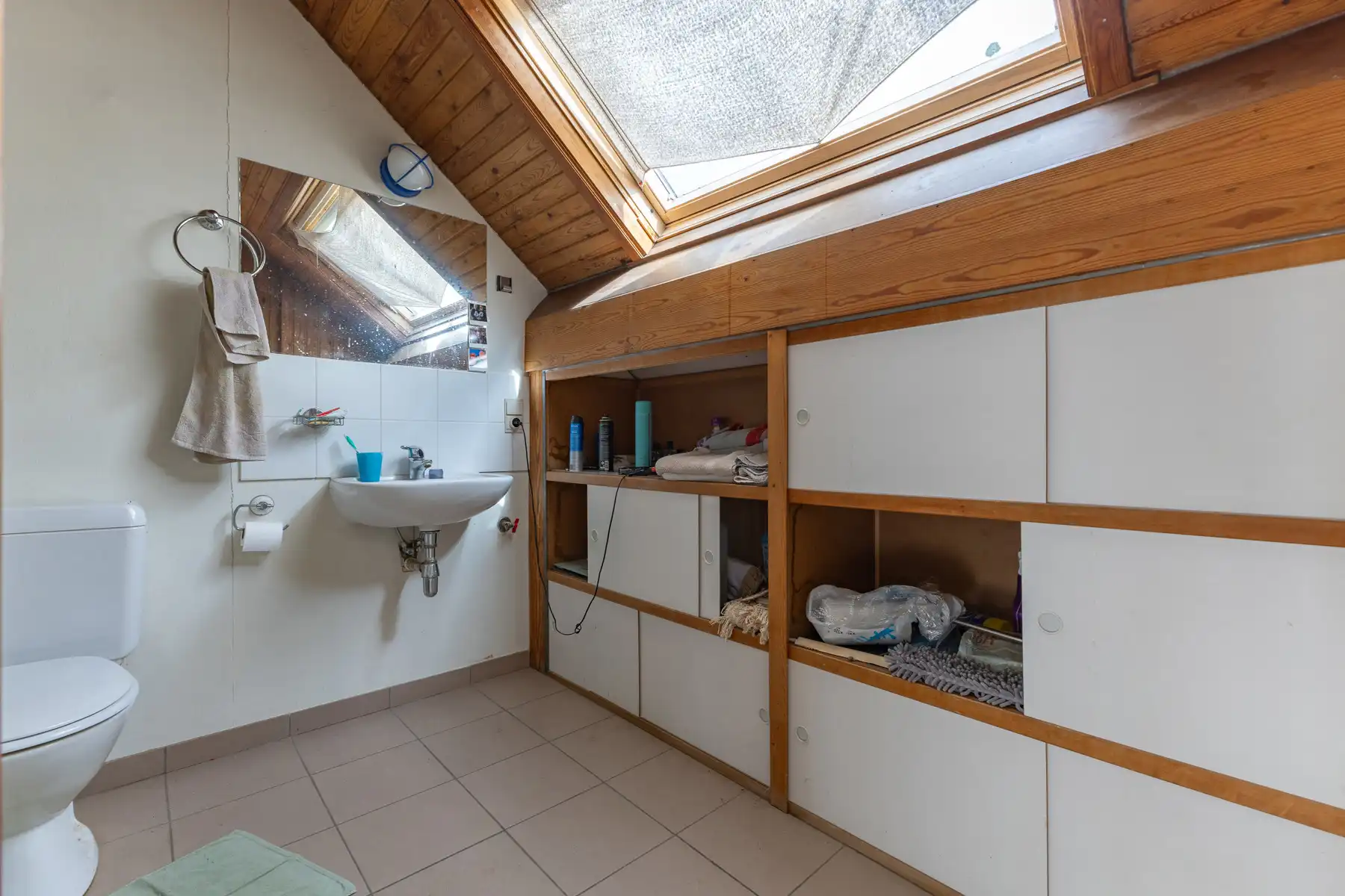 Opbrengsteigendom met 4 wooneenheden en 2 garages foto 46