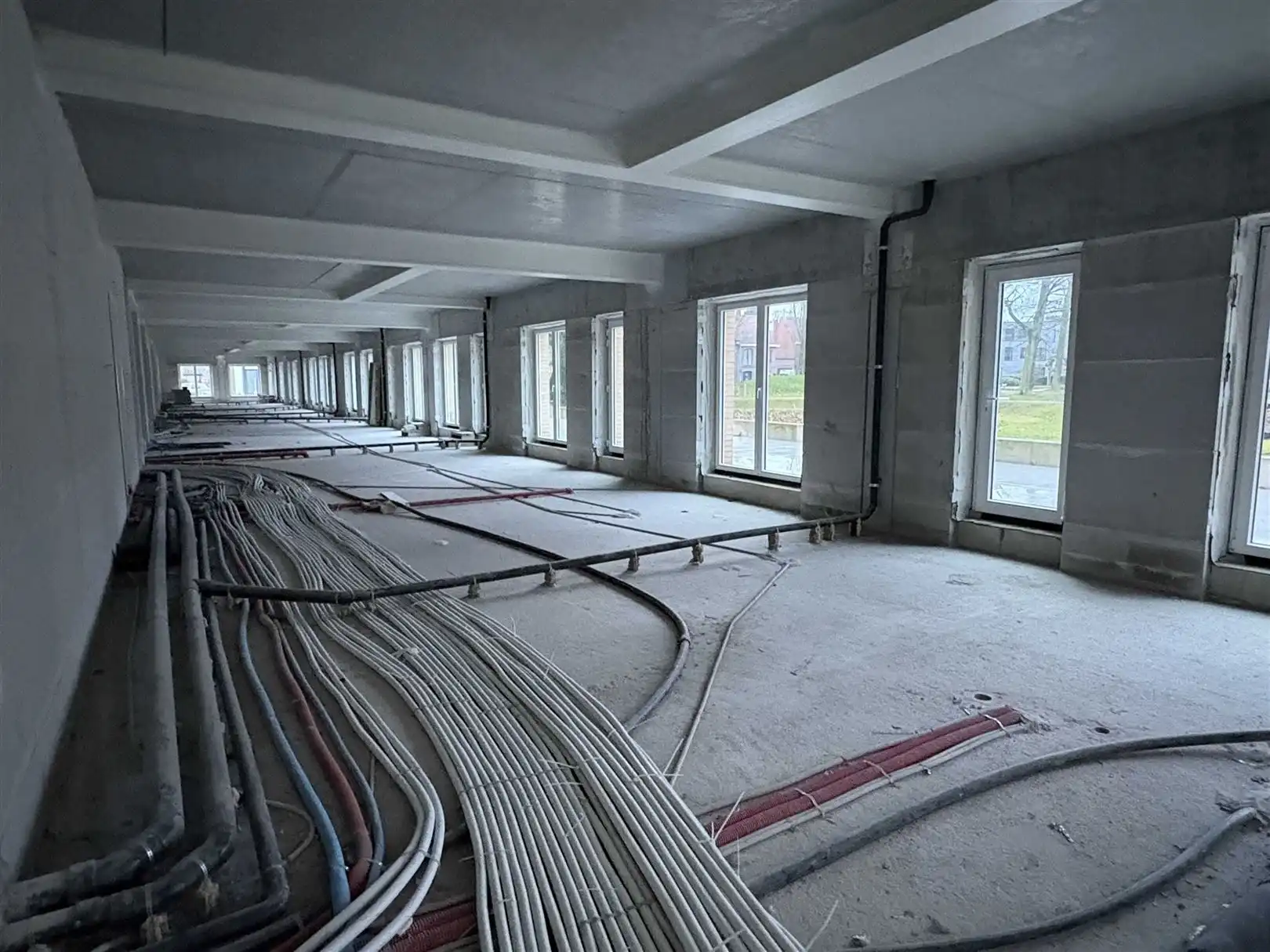Gelijkvloers van 707m² (of 3 kleinere units) foto 4