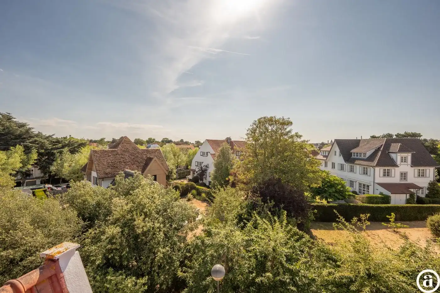 Charmante woning vlakbij Dominicanenkerkje in hartje Zoute. foto 3