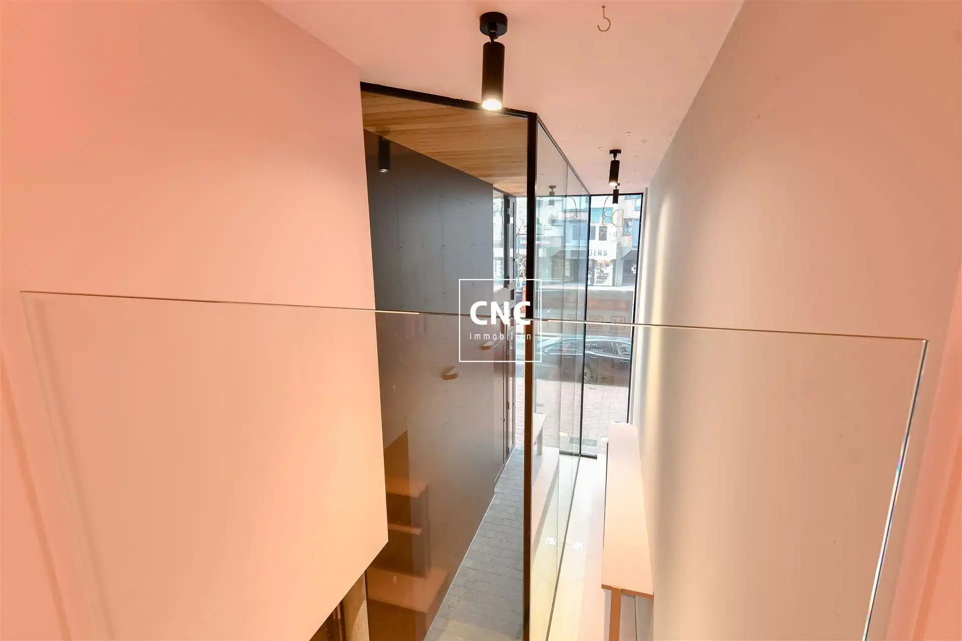 Recent lichtrijk handelspand in het commerciële centrum van Knokke foto 12