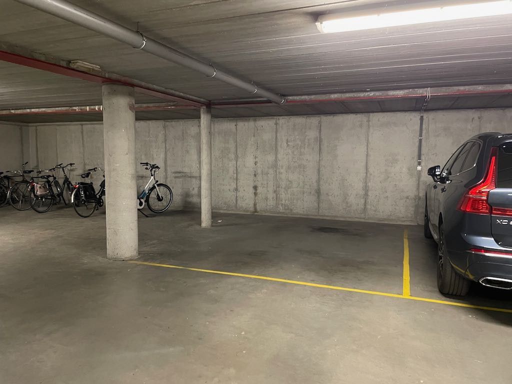 Zeer verzorgd appartement met inpandige autostaanplaats foto 13