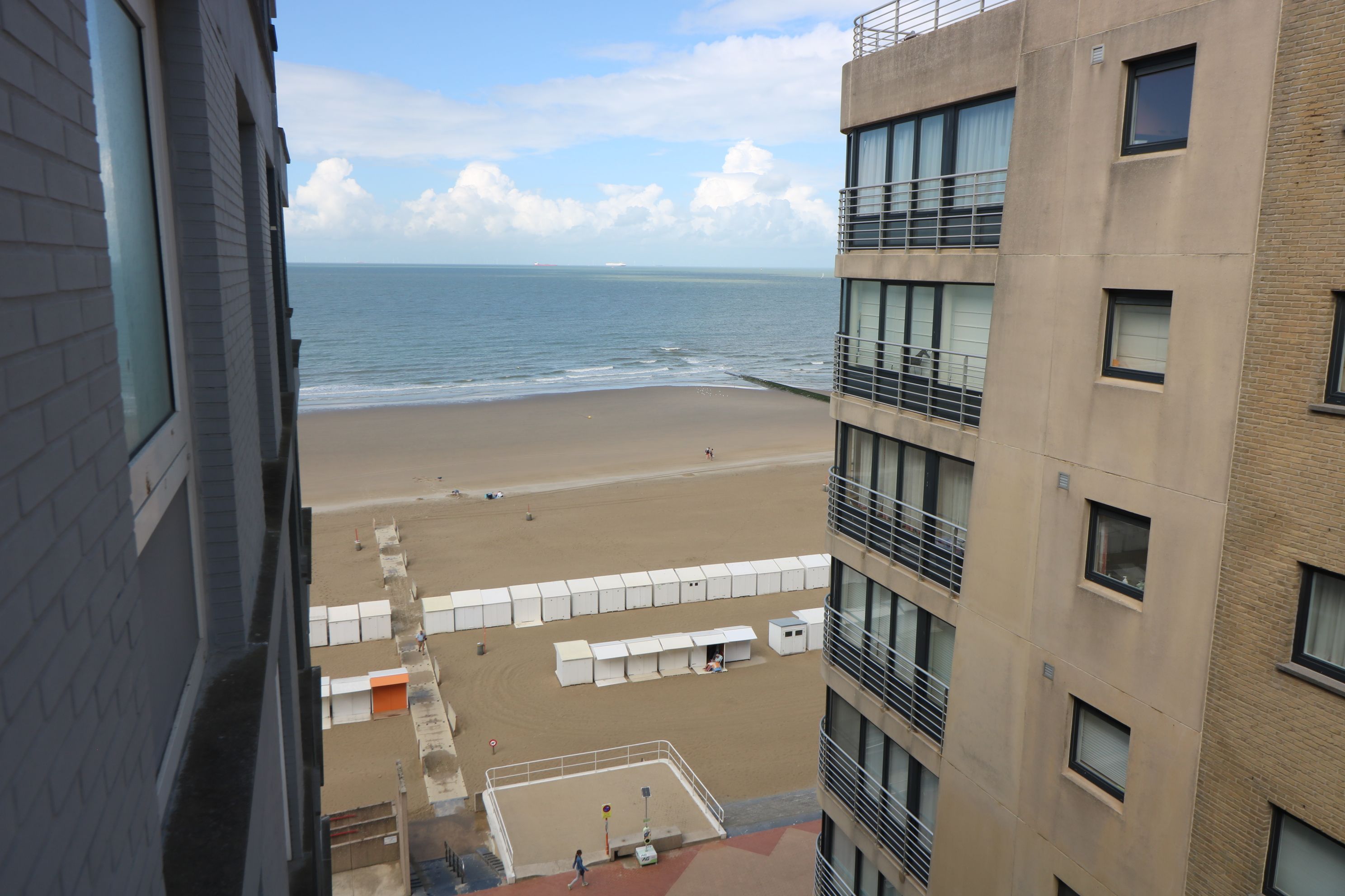 Instapklaar éénslaapkamerappartement met lateraal zicht op Zeedijk én Jachthaven. foto 7