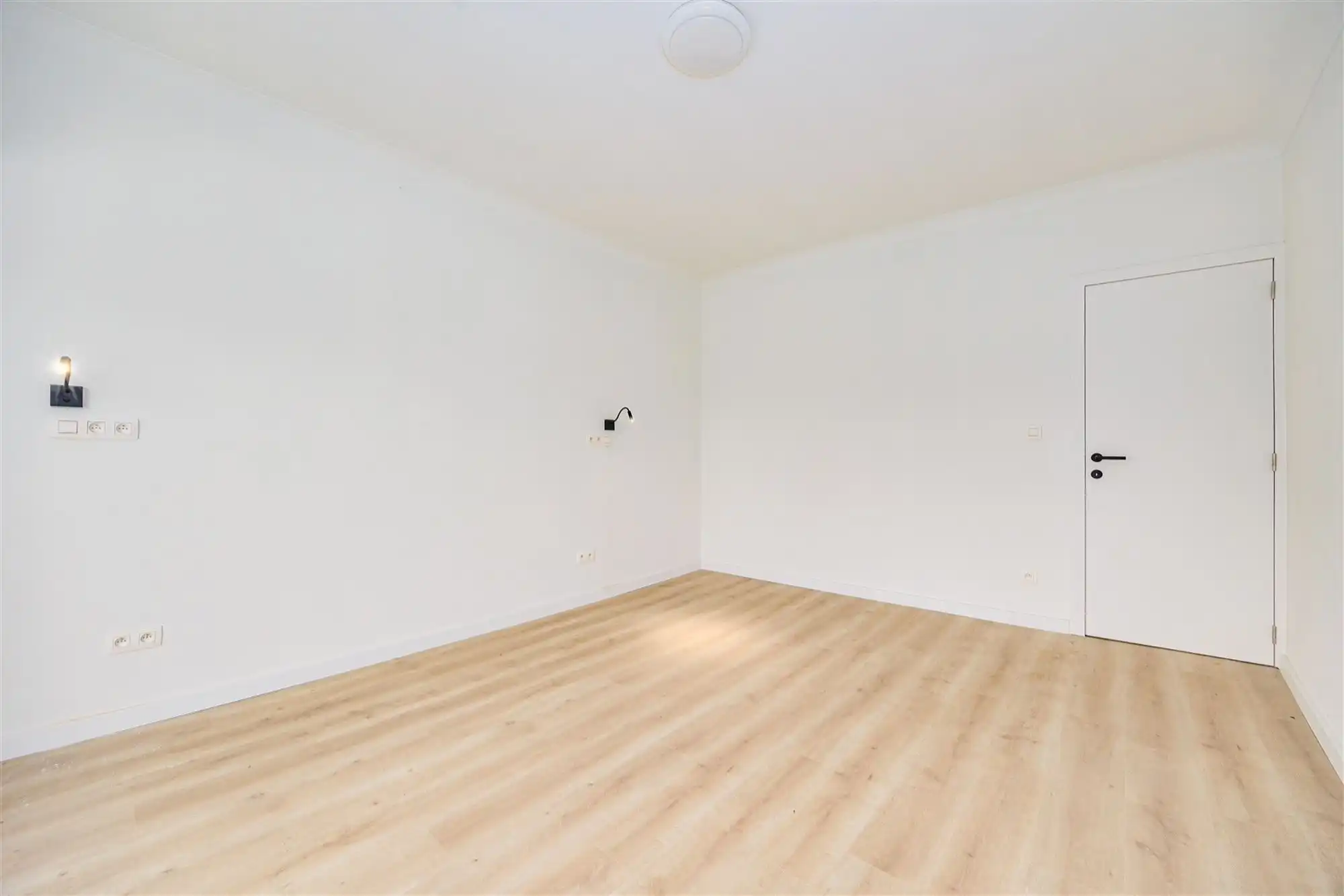 Instapklaar appartement met tuin en terras foto 10