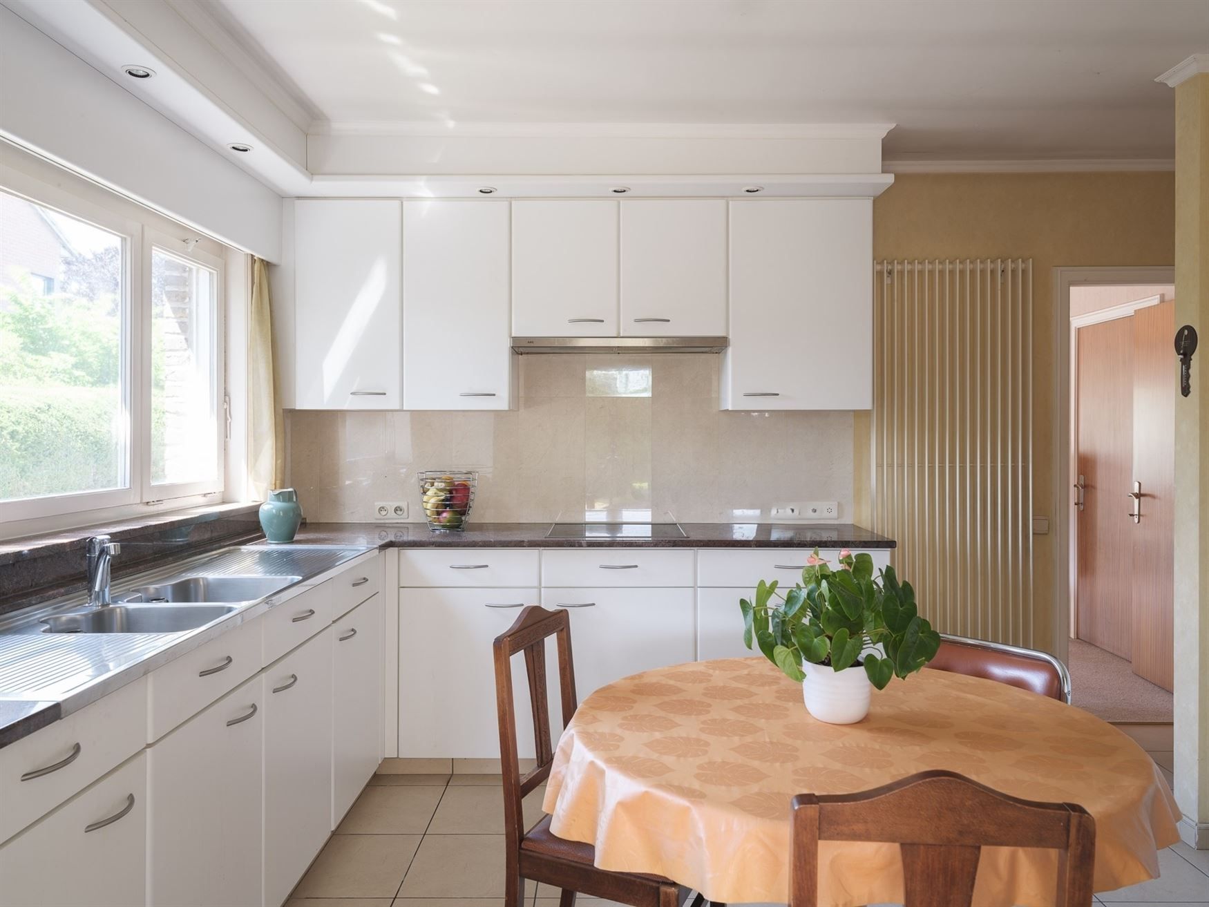 Charmante woning met heel wat potentieel foto 12