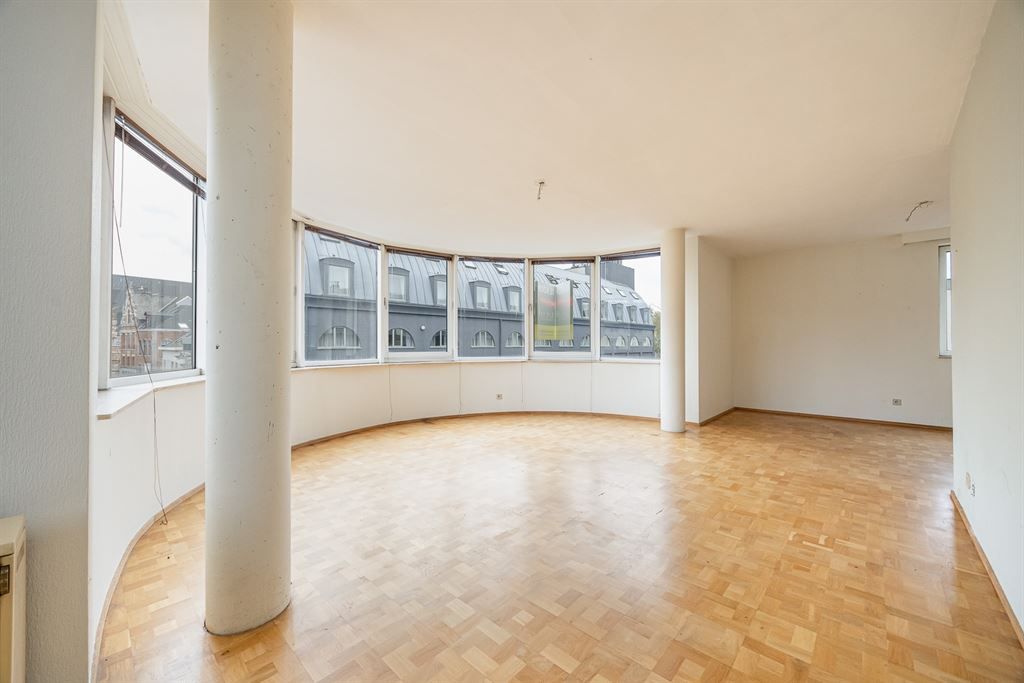 Lichtrijk appartement met 2 slaapkamers in centrum Leuven foto 2