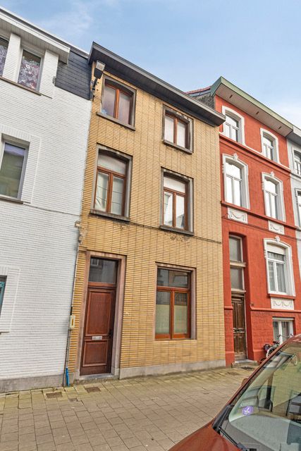 Hoofdfoto van de publicatie: Ruime en karaktervolle woning in het hart van Gentbrugge