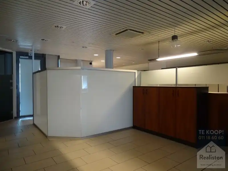 Voormalig bankkantoor foto 14