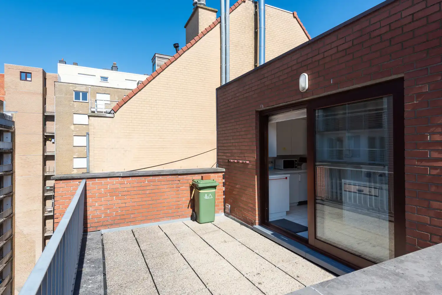 Ruim duplexappartement met zonnig terras en prachtig open uitzicht in Duinbergen foto 26