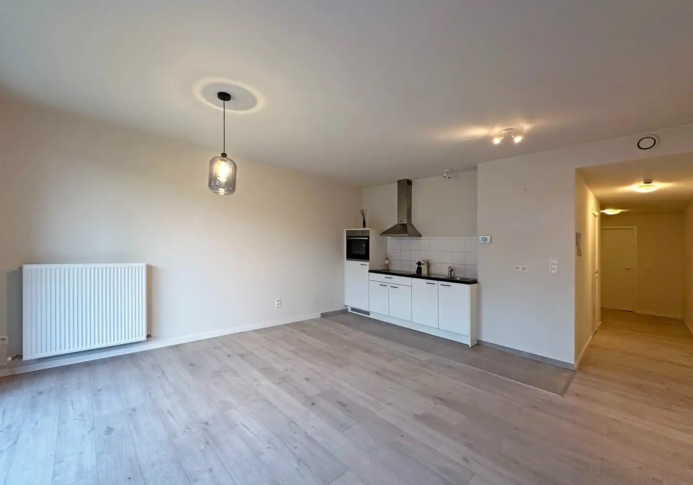 Instapklaar 1-SLPK appartement met een tuin te Deurne op toplocatie! foto 3