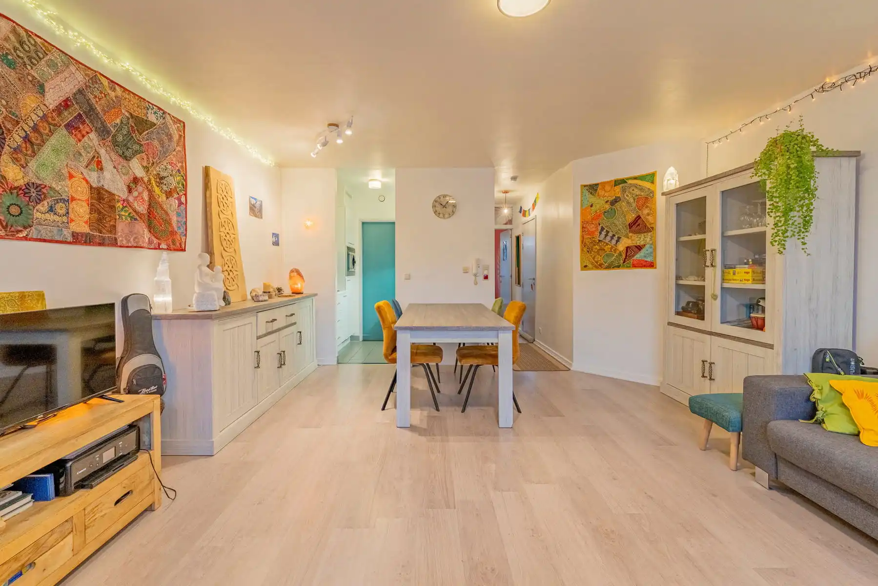 Instapklaar appartement op strategische ligging - ZWIJNAARDE foto {{pictureIndex}}