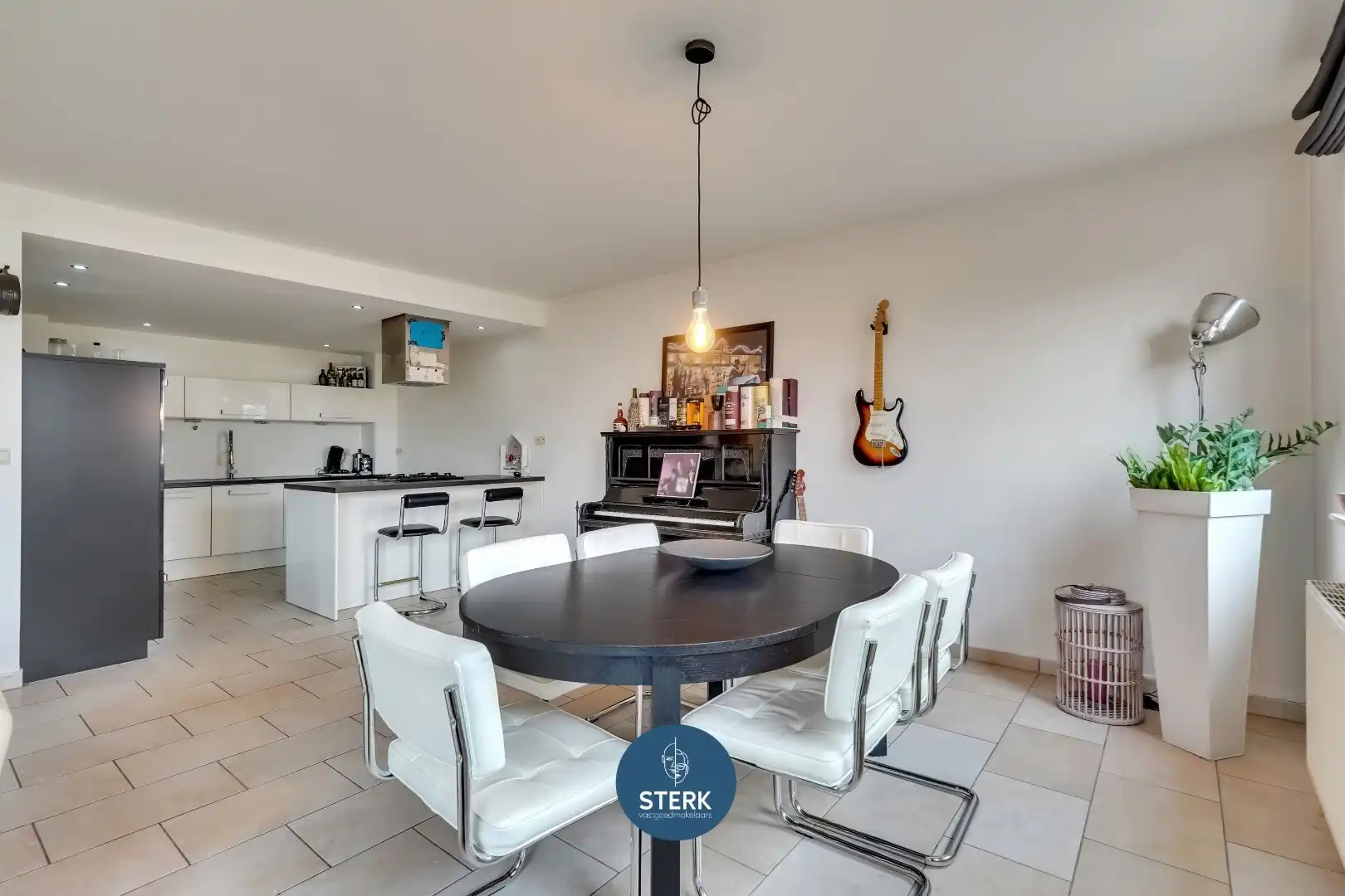 INSTAPKLAAR DUPLEX-APPARTEMENT MET 3 SLPKS IN HET GEZELLIGE LEUT ! foto 8