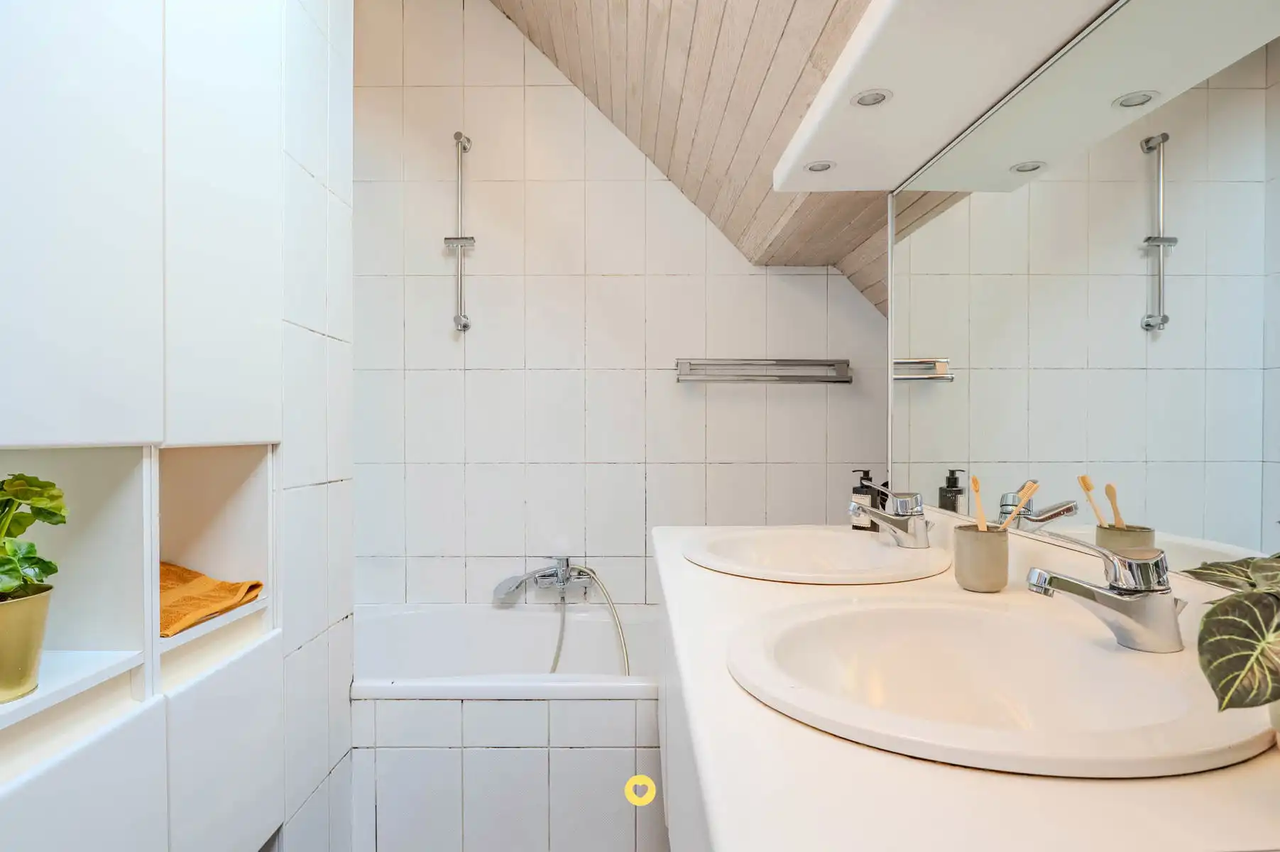 Op te frissen villa met 3 slaapkamers en leuke tuin foto 12