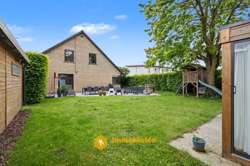 ZEER PRAKTISCHE EN RUIME WONING MET 6 SLAAPKAMERS TE KOOP foto 26