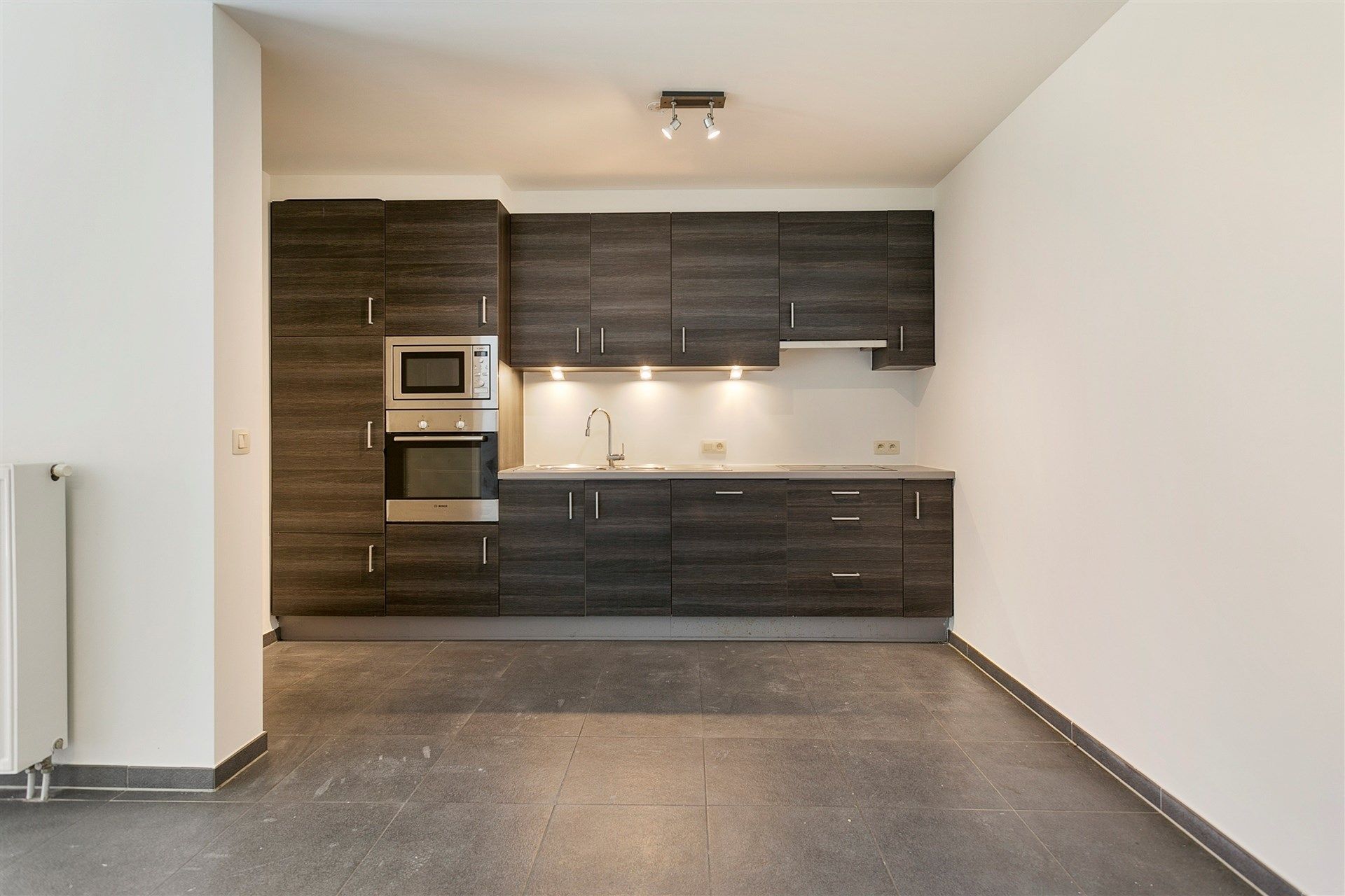 Gunstig gelegen lichtrijk energiezuinig 2 slaapkamer appartement met staanplaats foto 6