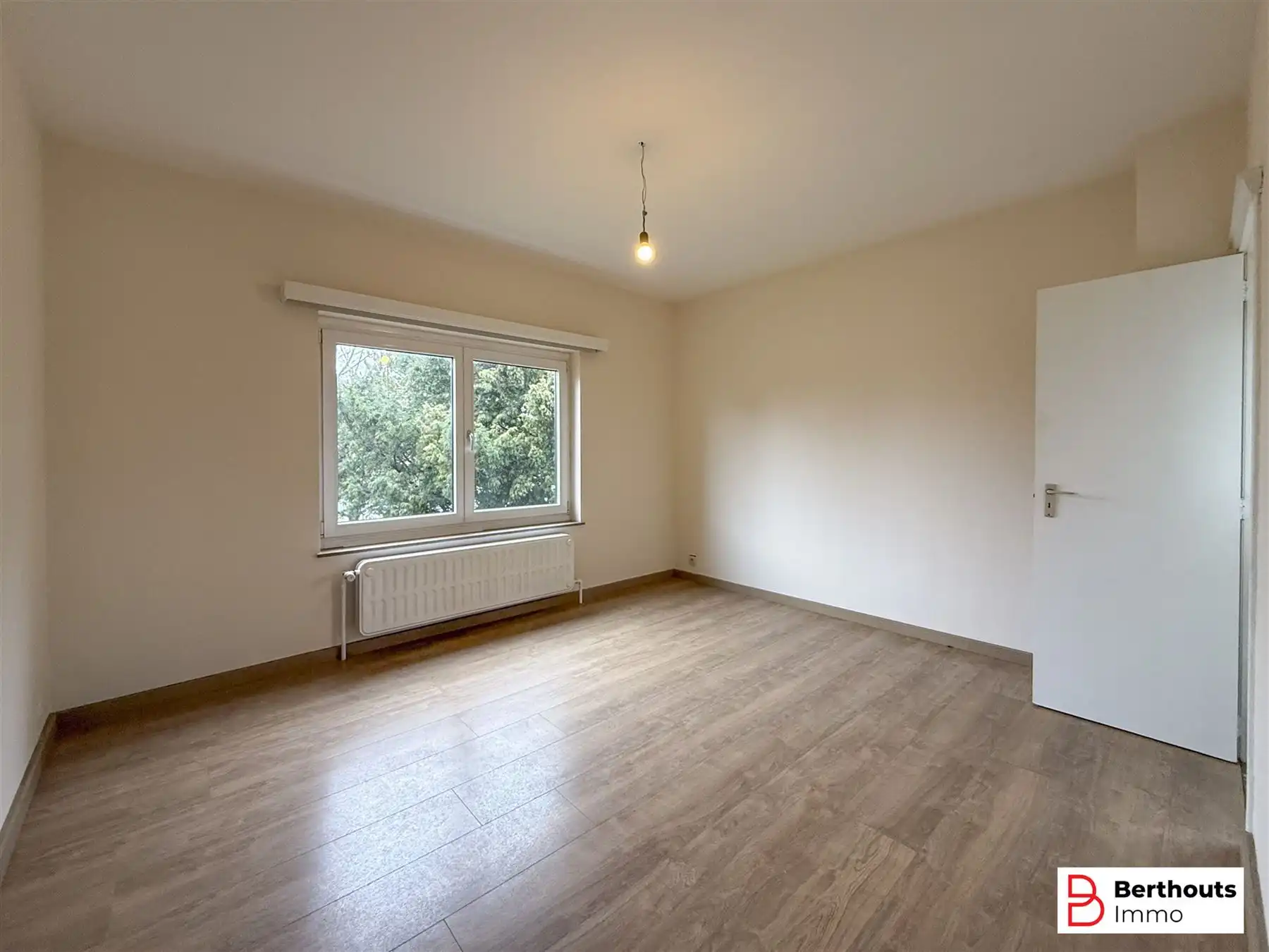 WONING MET 5/6 SLAAPKAMERS MET TUIN foto 9