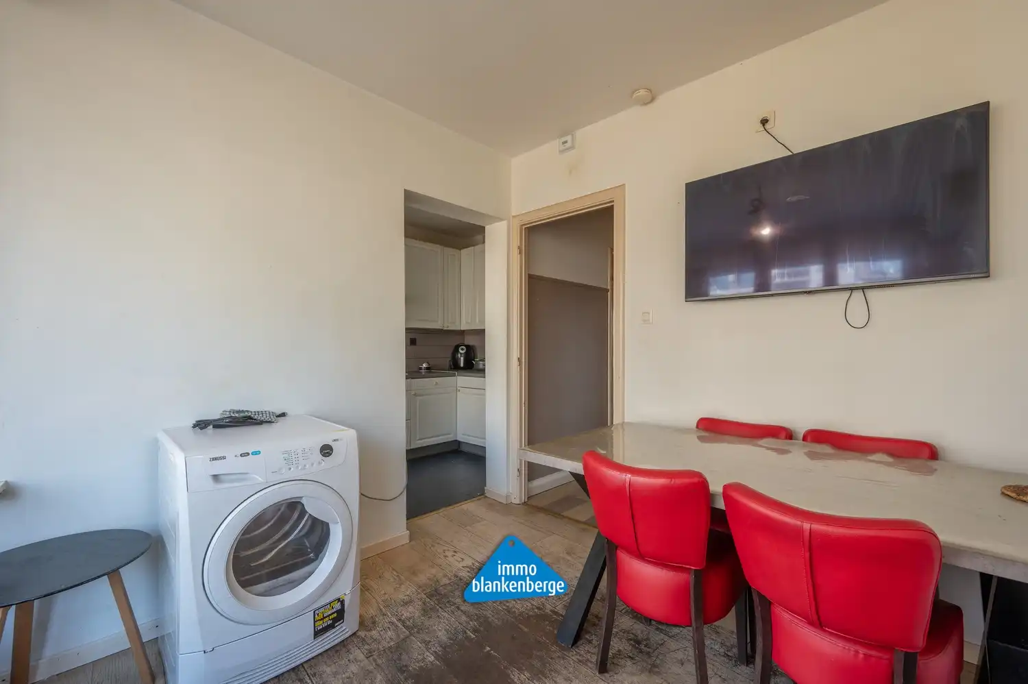 Zeer Ruim  Appartement met 3 Slaapkamers nabij de Zeedijk foto 5