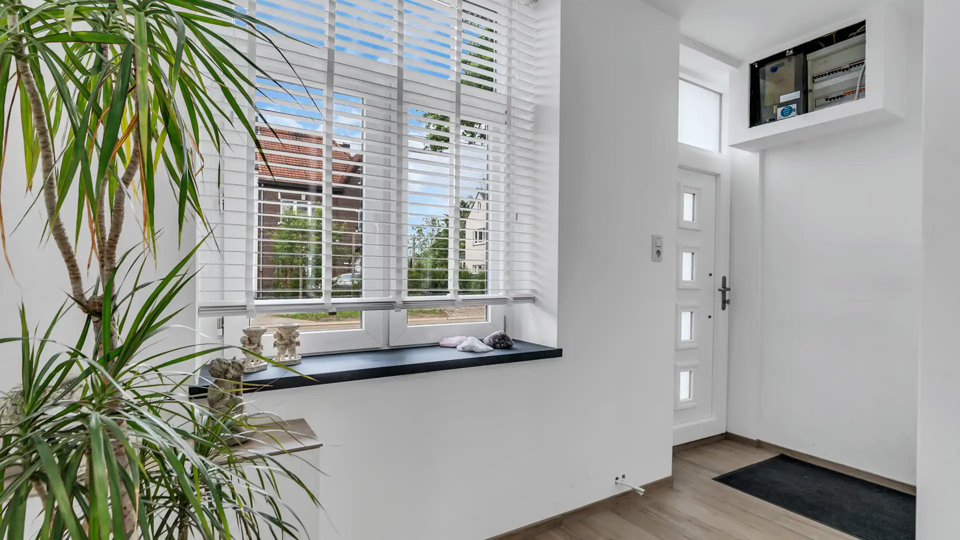 Gerenoveerde woning met handelspand te Dilsen-Stokkem foto 8