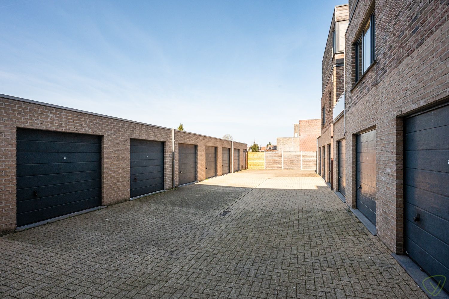 Instapklaar Gelijkvloers Appartement in Eeklo: Comfort en Ruimte op Toplocatie foto 19