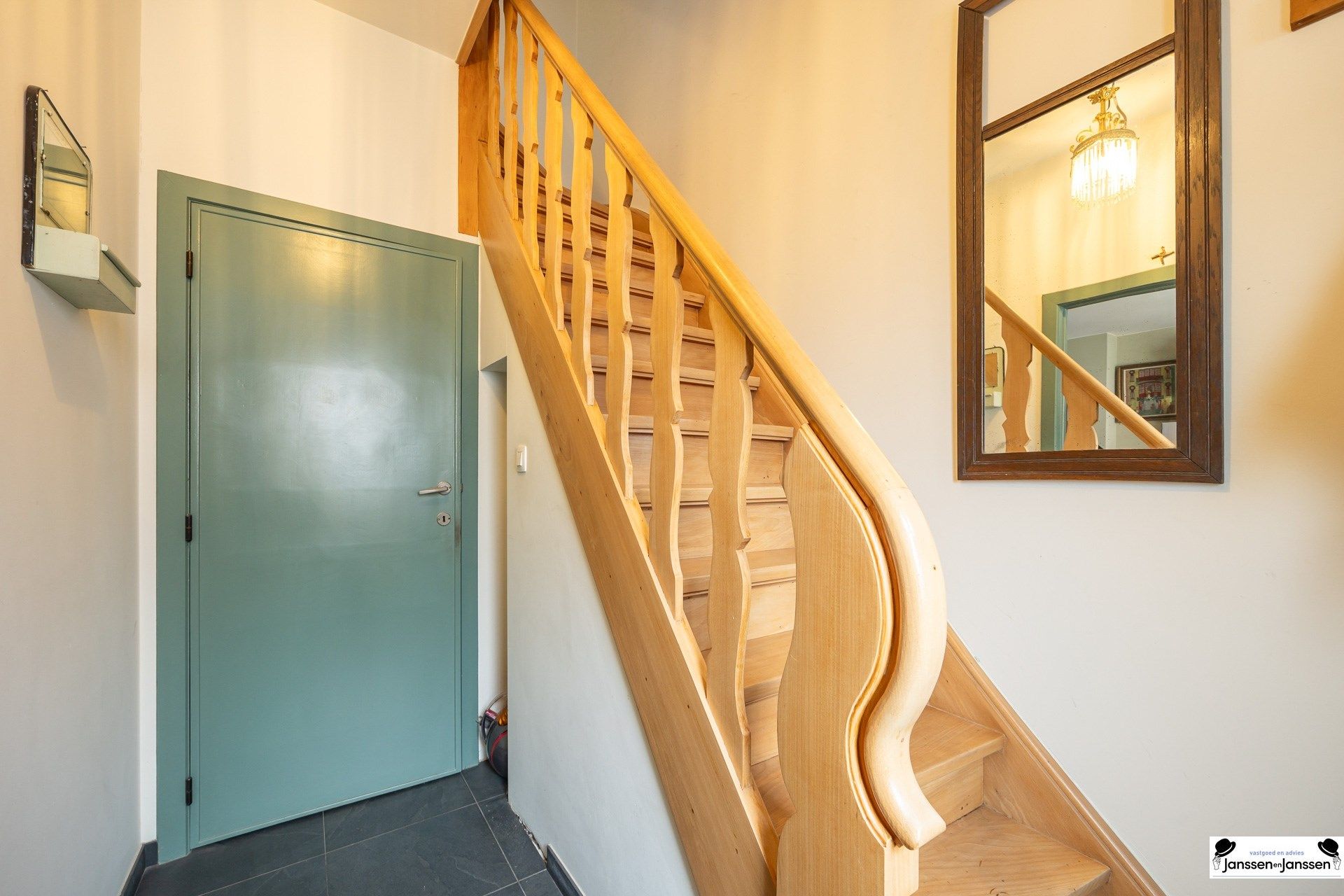 Prachtig gerenoveerde woning met 3 slaapkamers en groene tuin in Ekeren! foto 16