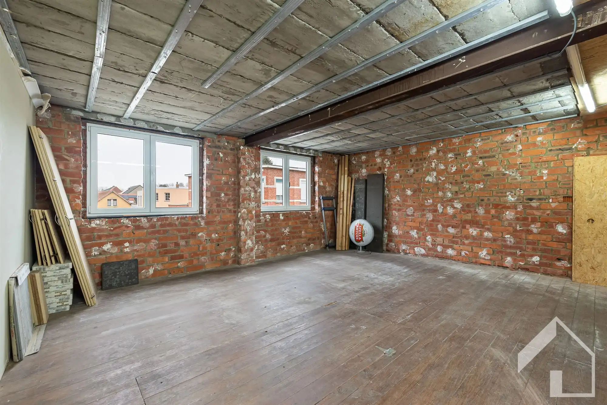 Gelijkvloers handelspand (300m2) + groot gerenoveerd appartement van 137m2 foto 9