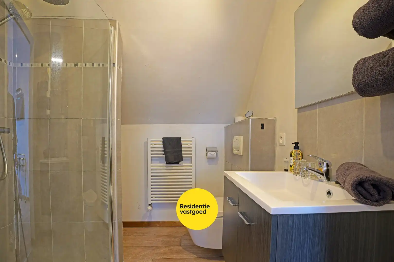 Instapklare halfopen bebouwing (2009) te Ramskapelle op 244 m². foto 11