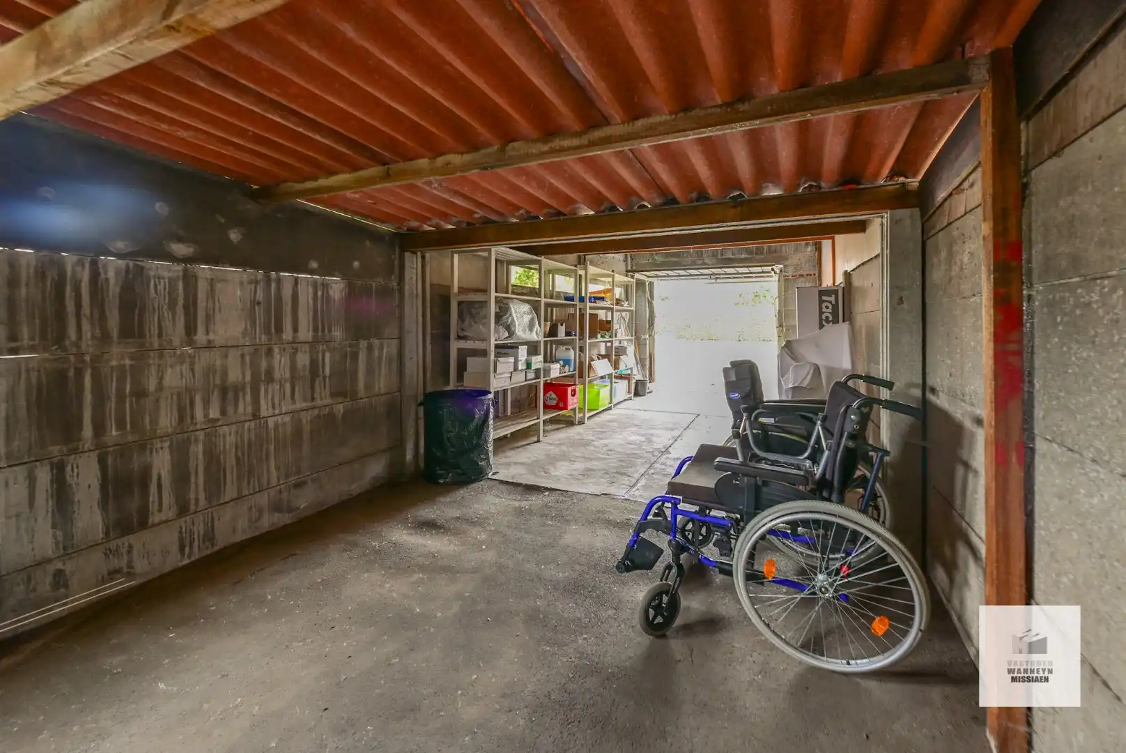 Ruime verder te renoveren gezinswoning op 332m2 met 3 slaapkamers (4de mogelijk) foto 17