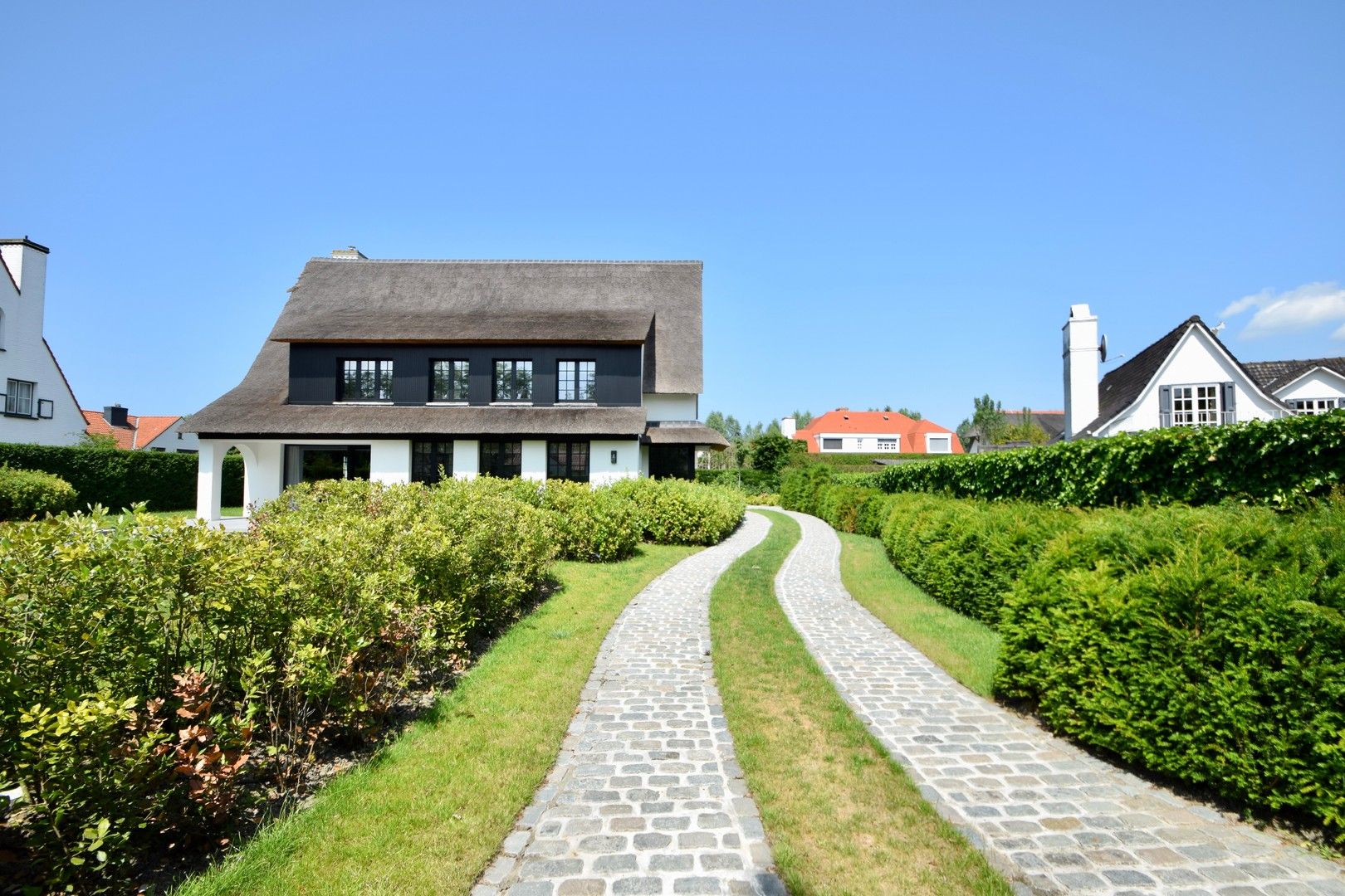 Alleenstaande villa uitzonderlijk rustig gelegen in een groene omgeving, aan de rand van het Zoute vlakbij de Kalfsmolen en de Graaf Jansdijk. foto 27