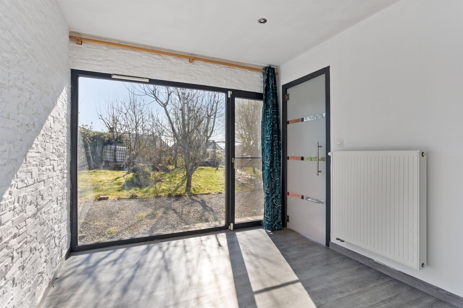 Charmante bungalow op een prachtig perceel in rustige wijk foto 15
