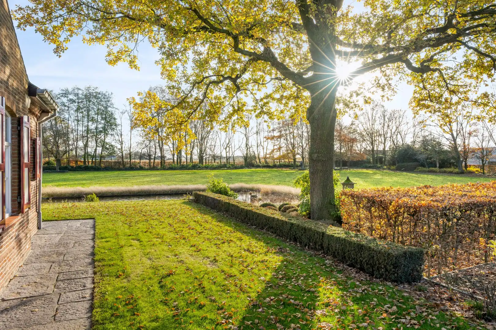 Unieke eigendom met 2 schuren, kapschuur, paardenstal en verzichten foto 21