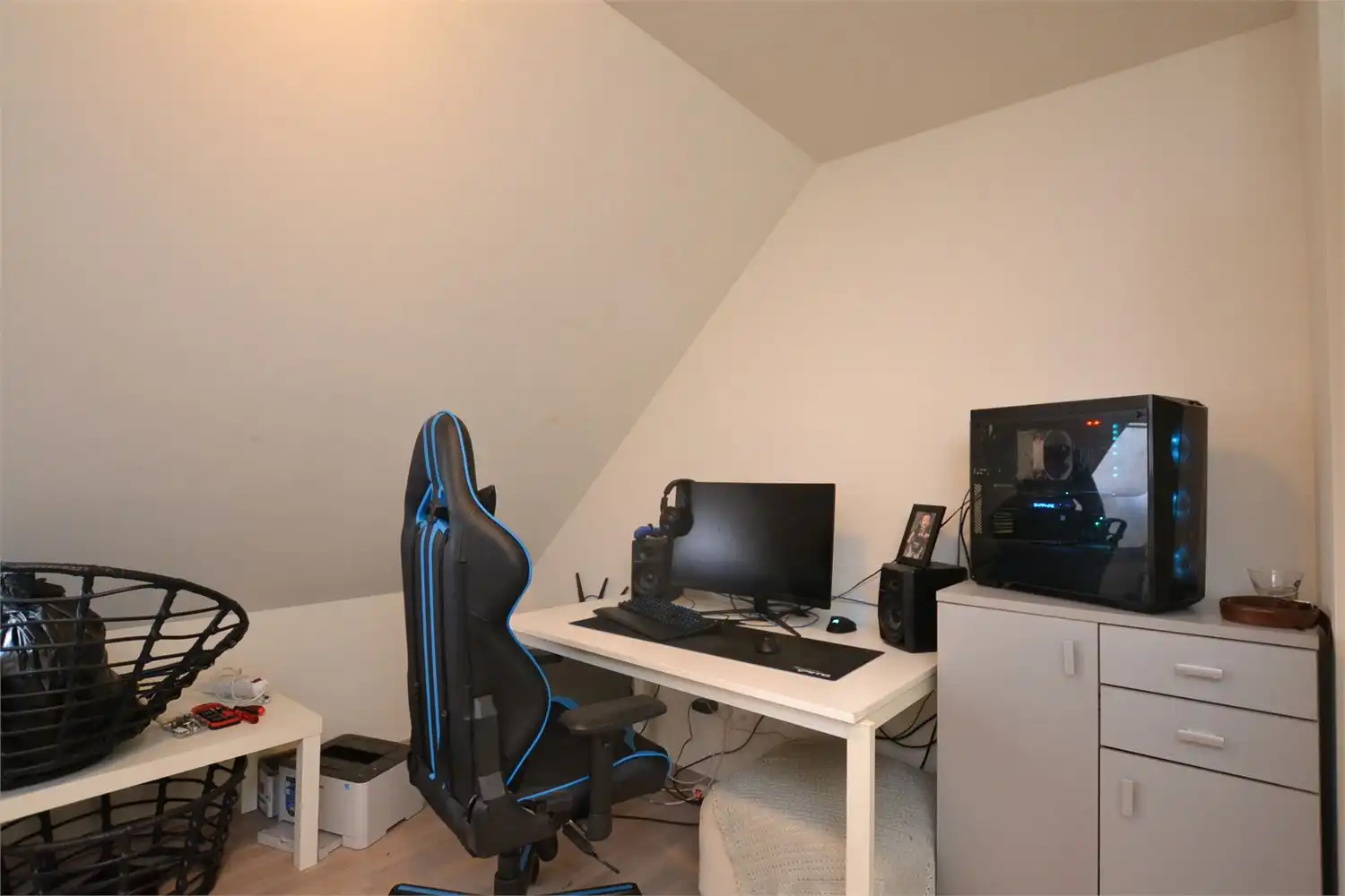RUSTIG GELEGEN DUPLEXAPPARTEMENT MET 3 SLAAPKAMERS, TERRAS, GARAGE EN AUTOSTAANPLAATS foto 10