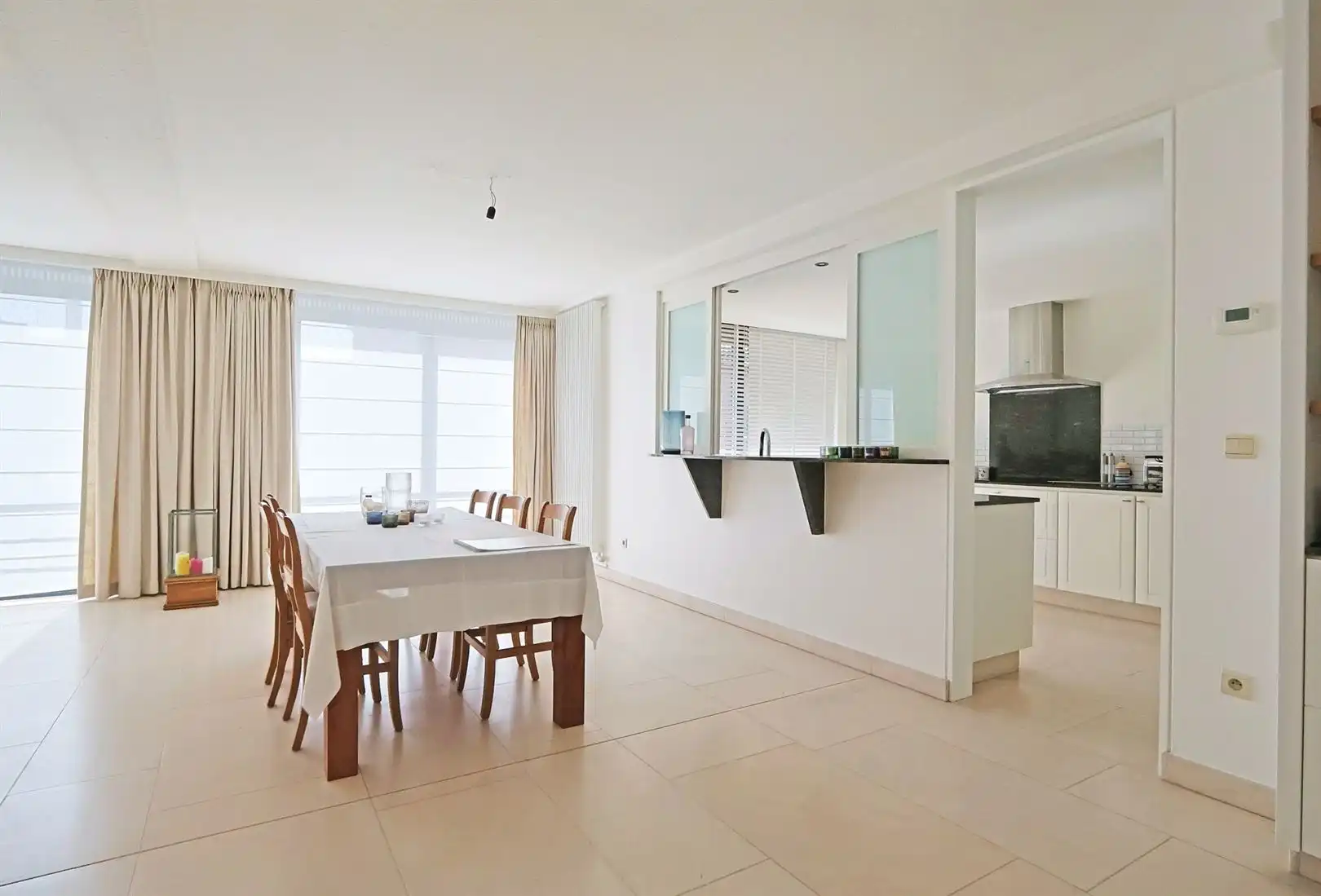 Instapklaar drie-slaapkamer appartement in het centrum foto 8