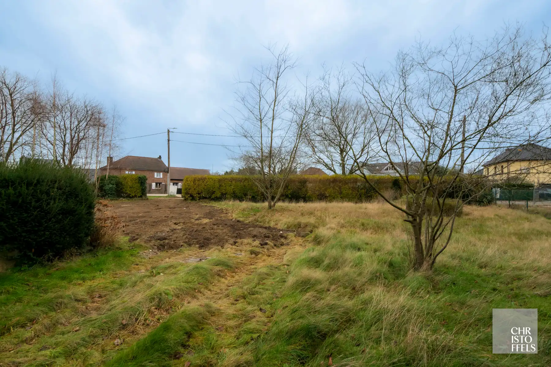 Op te knappen woning (157m²) op een ruim perceel van 1.451m²!  foto 5