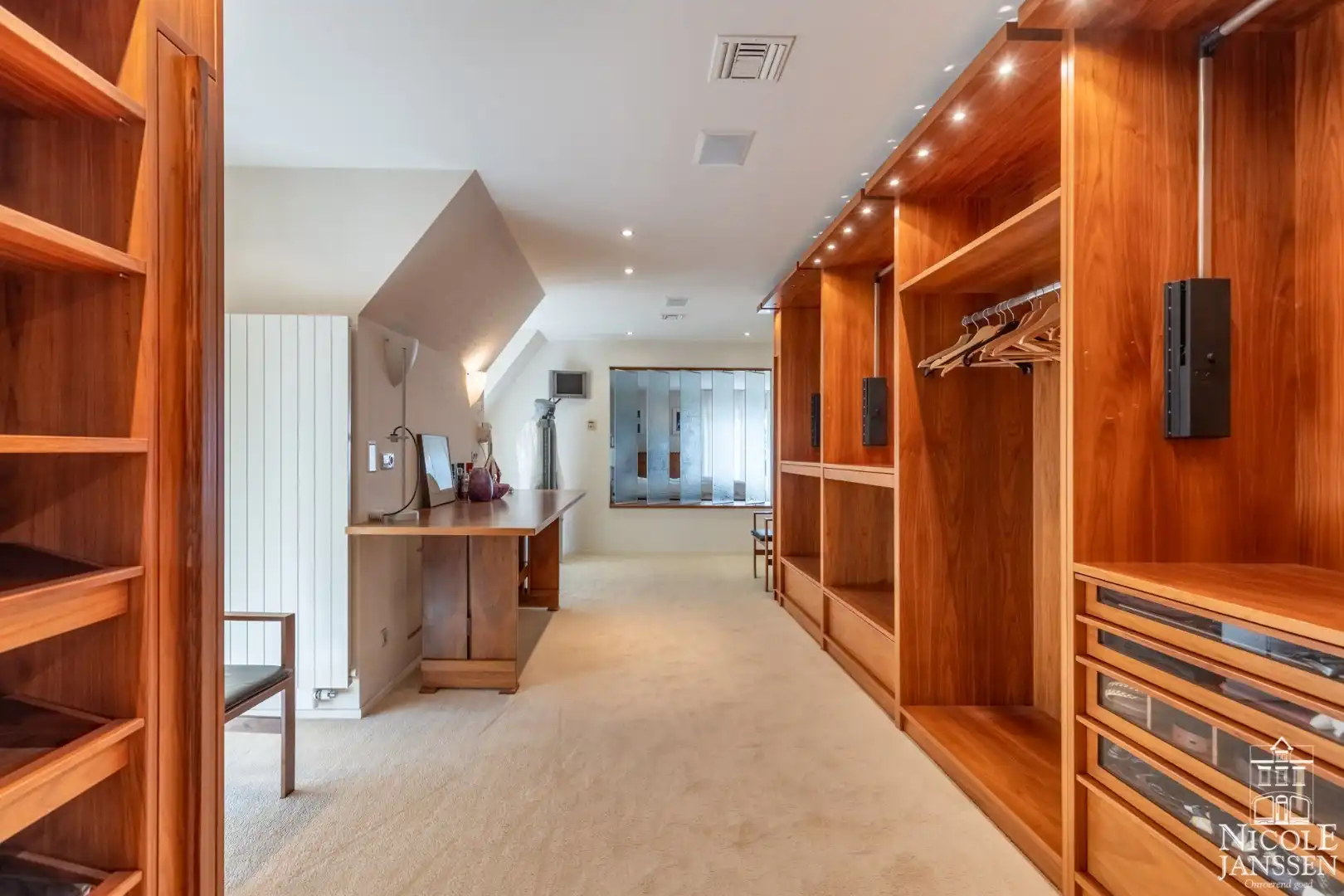 Royale villa in residentiële buurt  foto 14