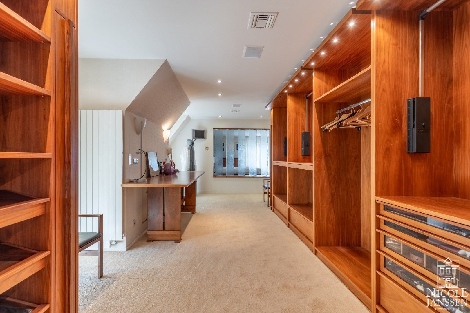 Royale villa in residentiële buurt  foto 14