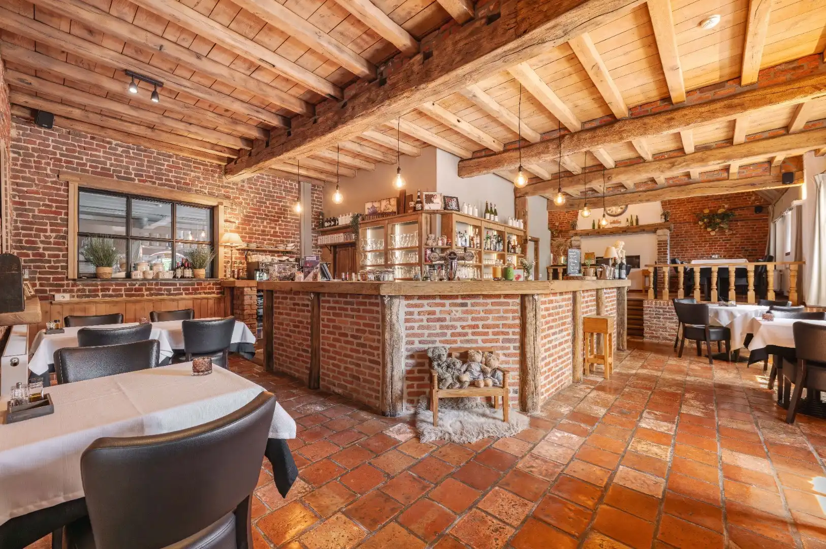 Charmant horecapand "De Couter" met feestzaal foto 8