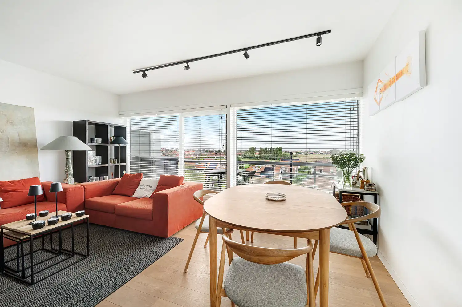 2 slaapkamerappartement met open zichten en groot terras foto {{pictureIndex}}