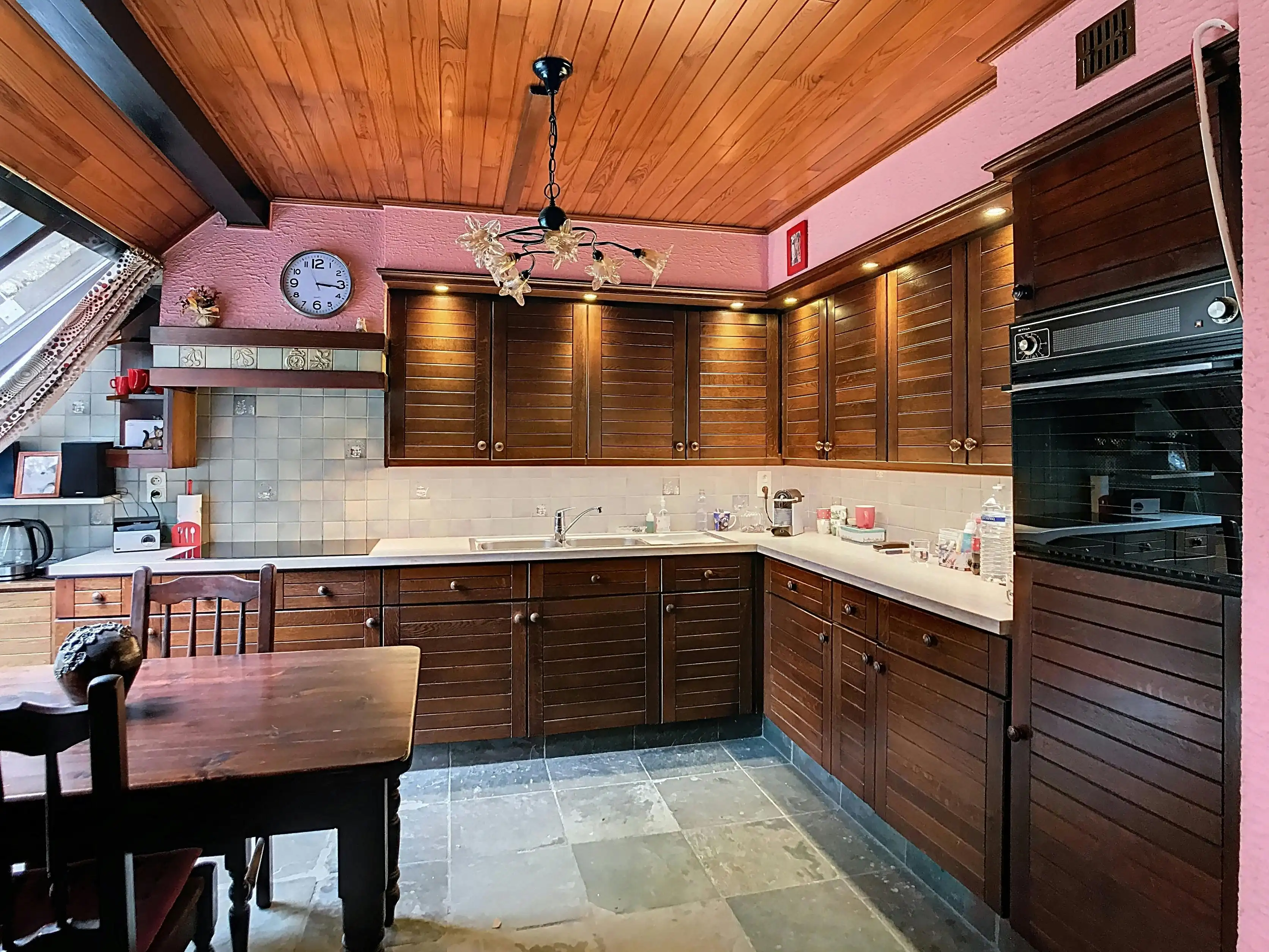 Ruime vakantiewoning op groot open perceel in bosrijk gebied foto 11