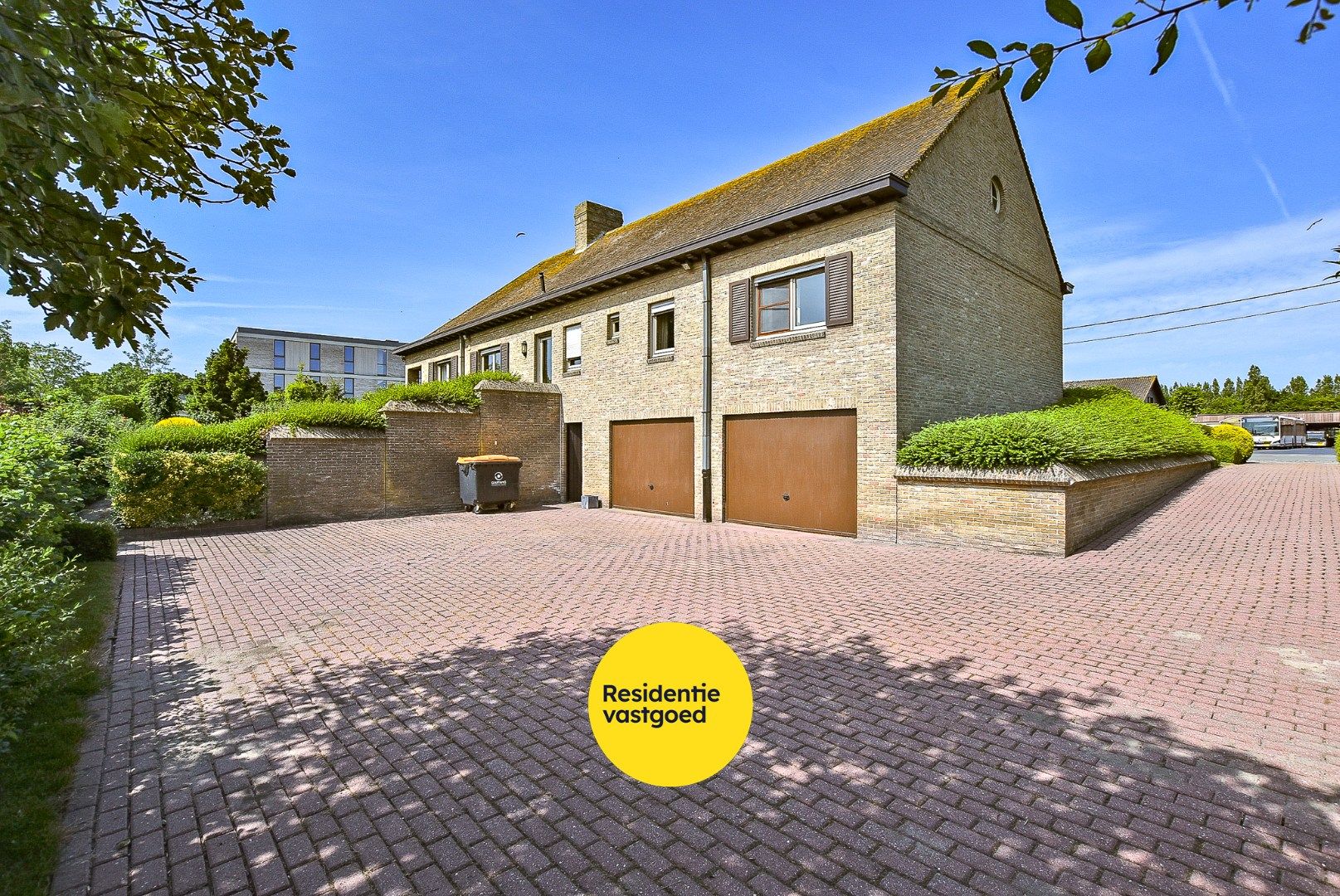 Ruime alleenstaande woning met grote tuin nabij centrum Diksmuide op 1681 m². foto 6