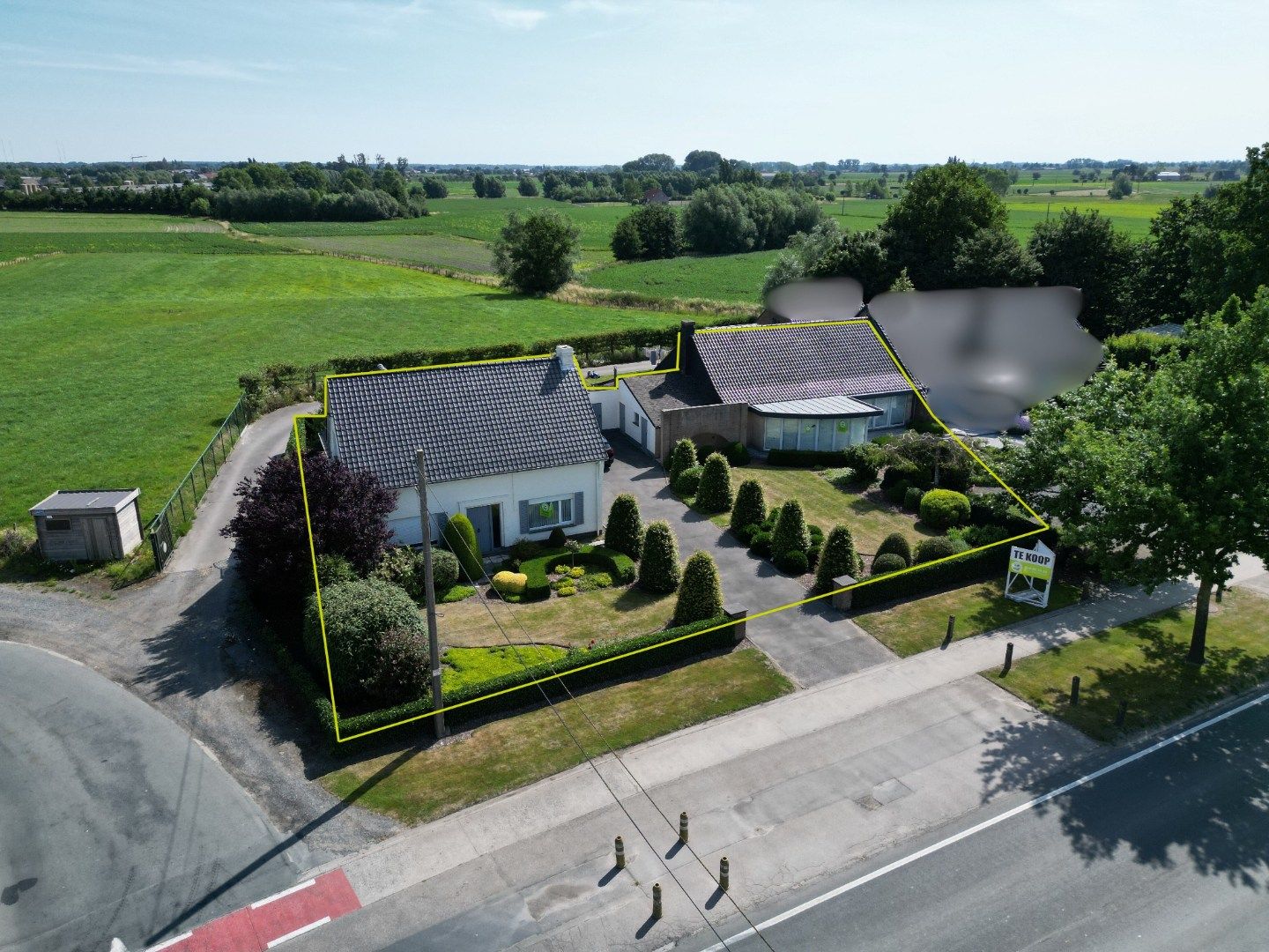Woning met groot bijgebouw (personal trainer, yoga school, vakantiekampjes,..) foto {{pictureIndex}}