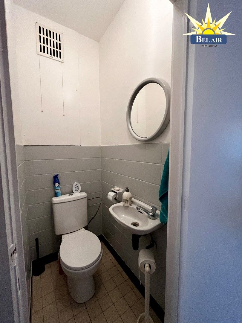 Appartement met 2 slaapkamers. Gesloten garagebox mogelijk in de buurt ! foto 13