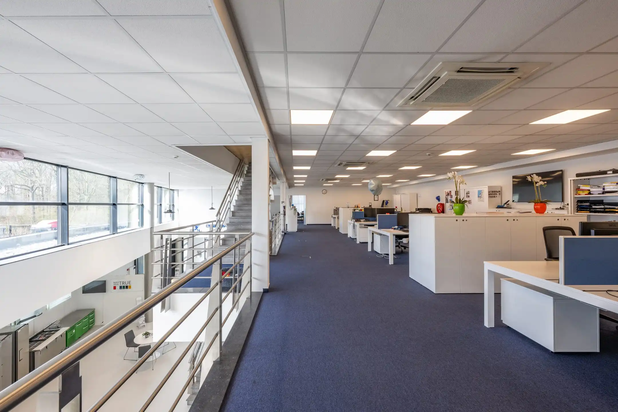 TE HUUR Bedrijfsgebouw te Wilrijk foto 6